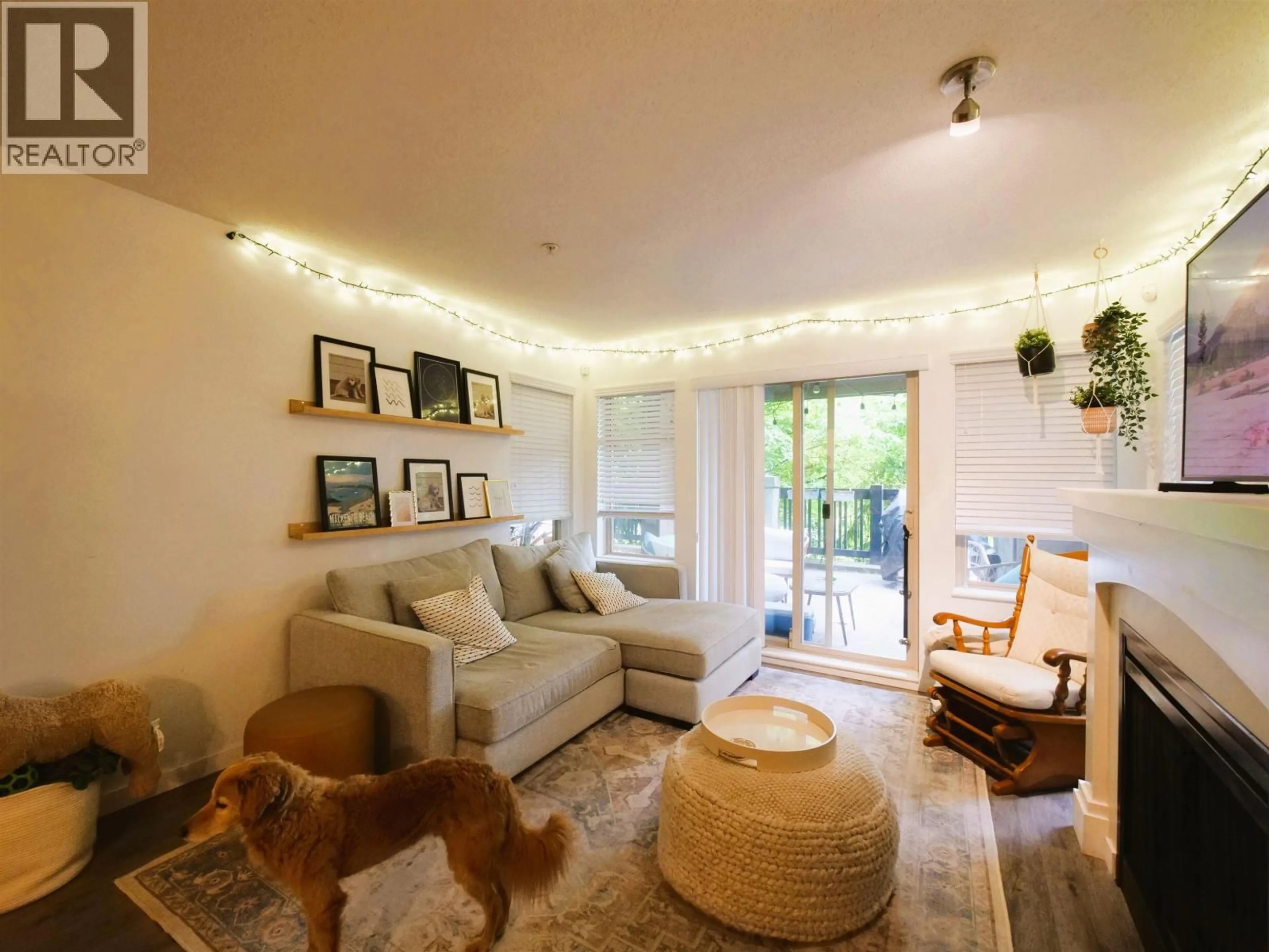 Living room with furniture, unknown for 109 - 2998 SILVER SPRINGS BOULEVARD, Coquitlam British Columbia V3E3R7