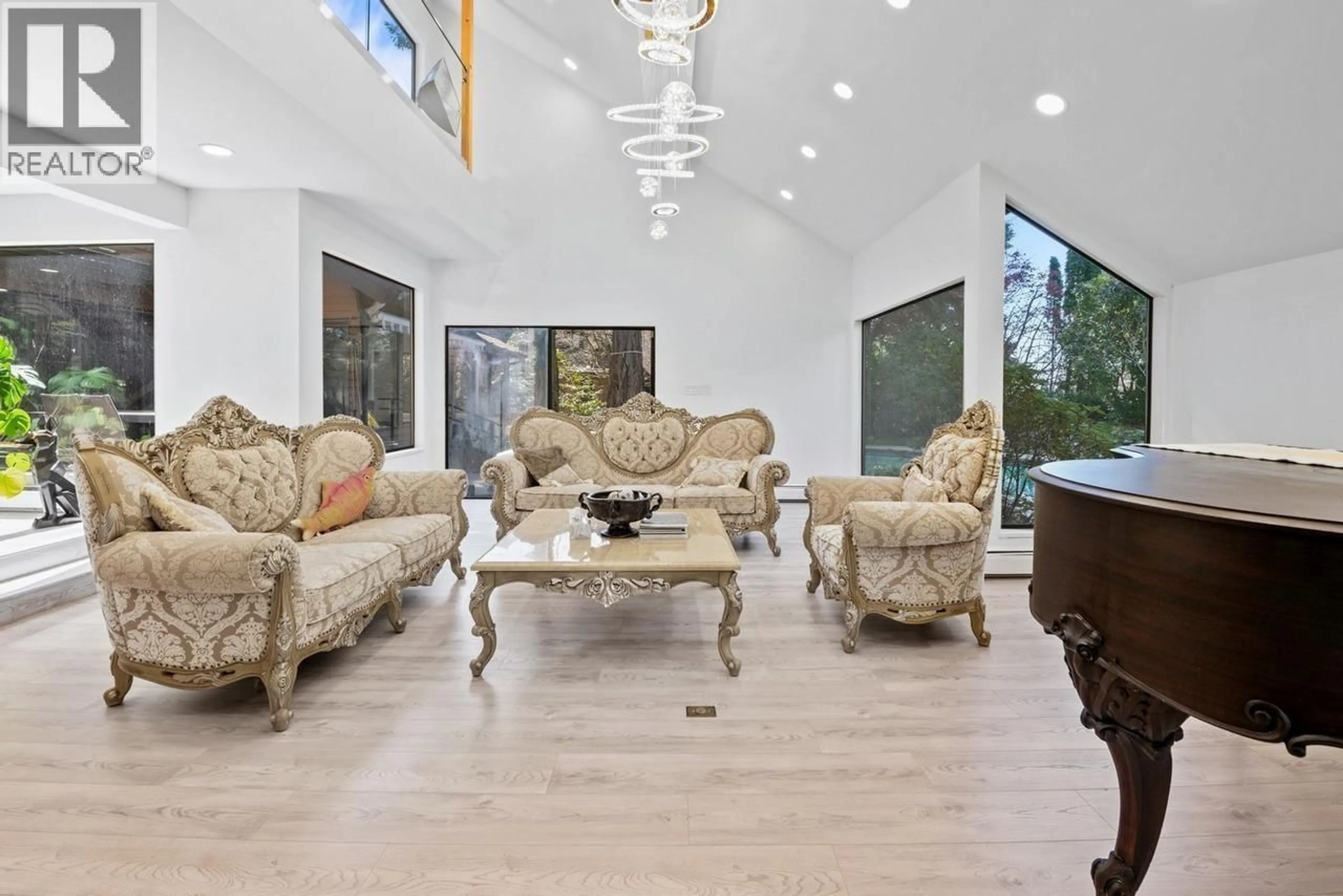 Living room with furniture, unknown for 5260 KEW ROAD, West Vancouver British Columbia V7W2W2