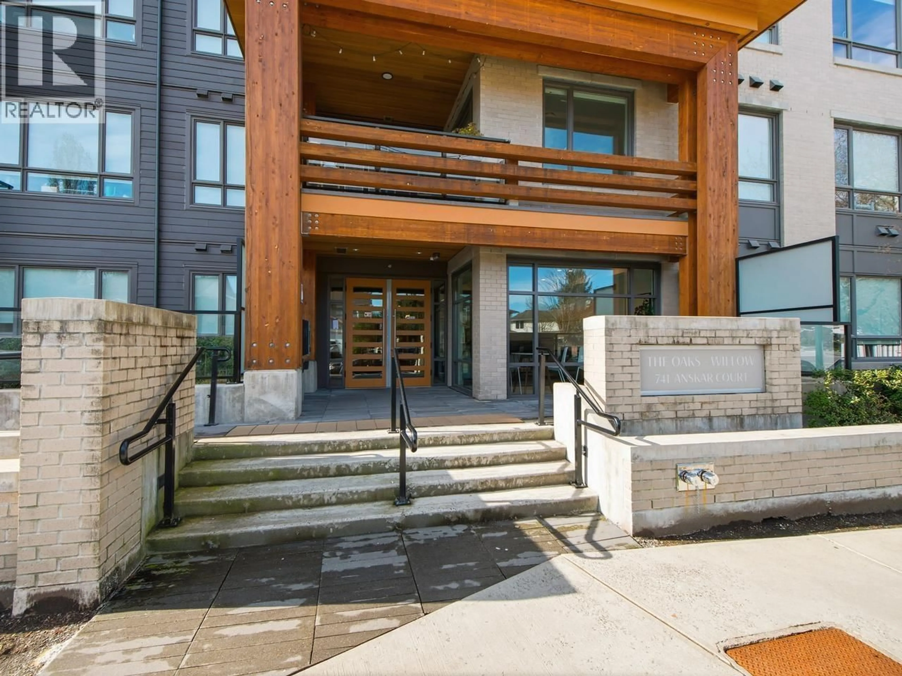 Indoor foyer for 106 - 741 ANSKAR COURT, Coquitlam British Columbia V3J0N3