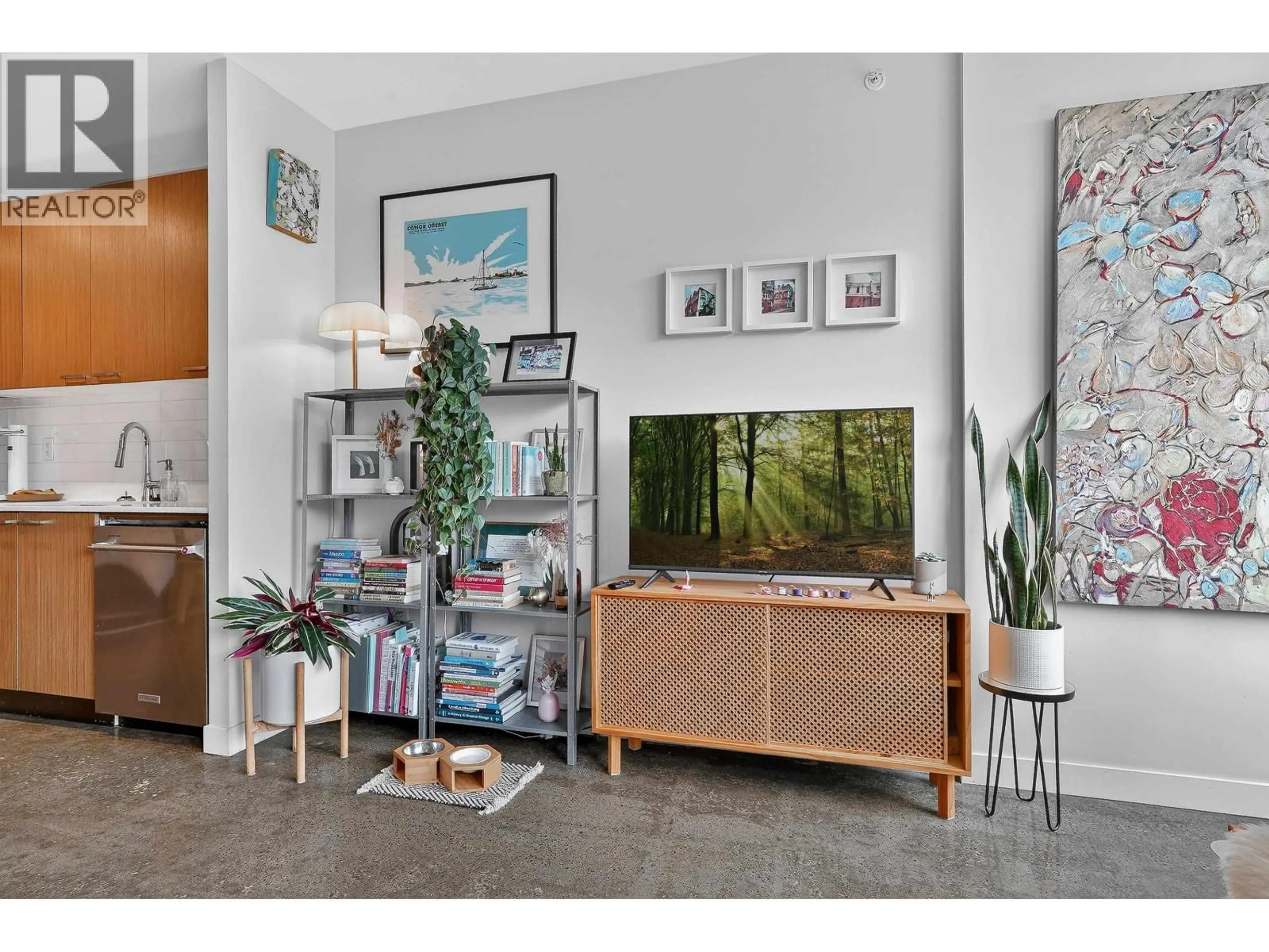 Living room with furniture, unknown for 417 - 221 UNION STREET, Vancouver British Columbia V6A0B4