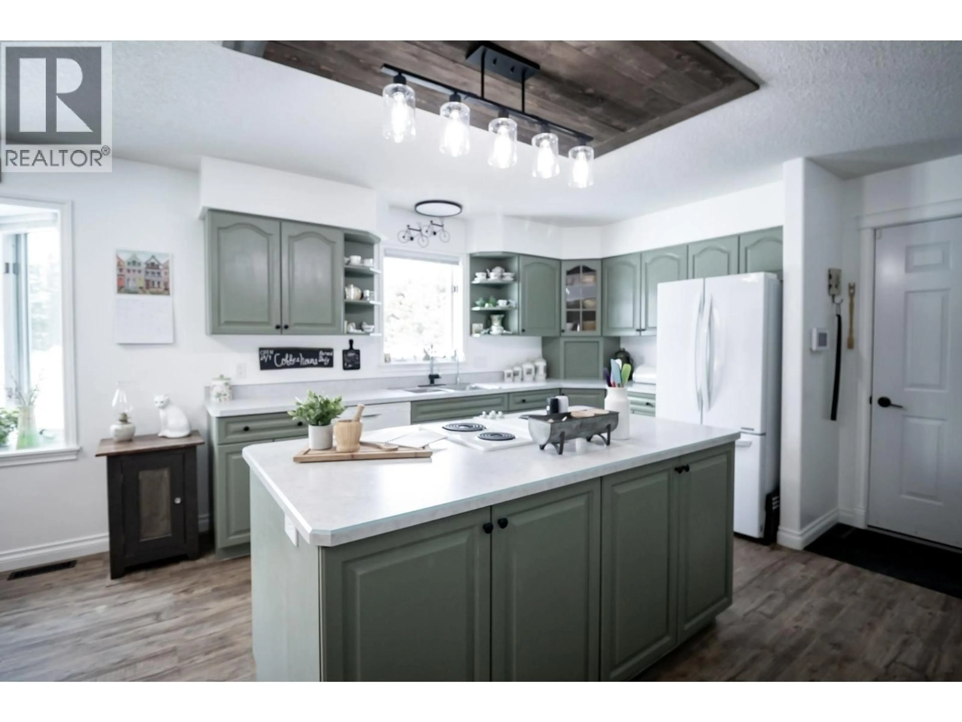 Unknown for 12903 AGNES LANE, Charlie Lake British Columbia V0C1H0