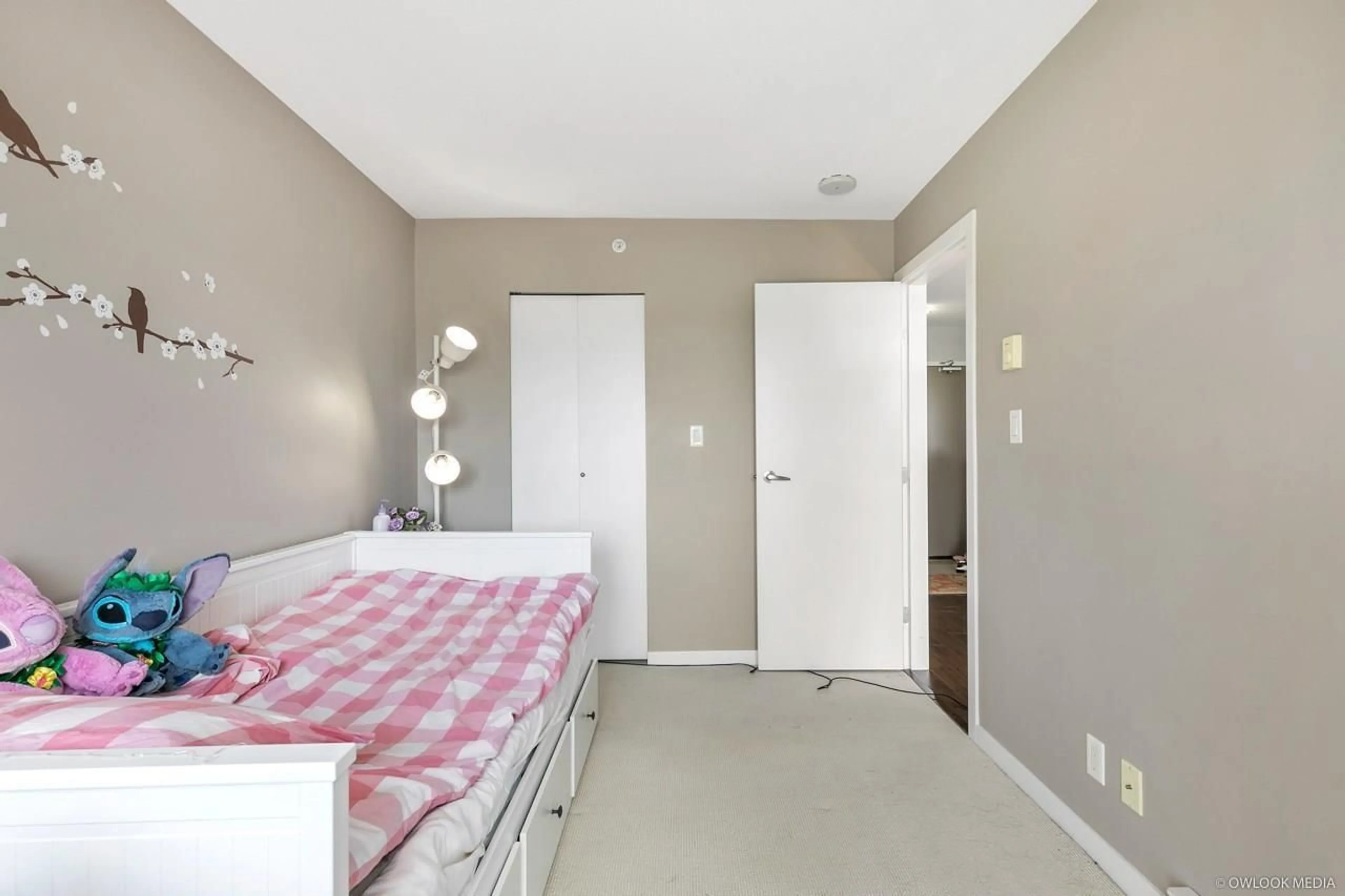 A pic of a room for 910 - 13618 100 AVENUE, Surrey British Columbia V3T0A8