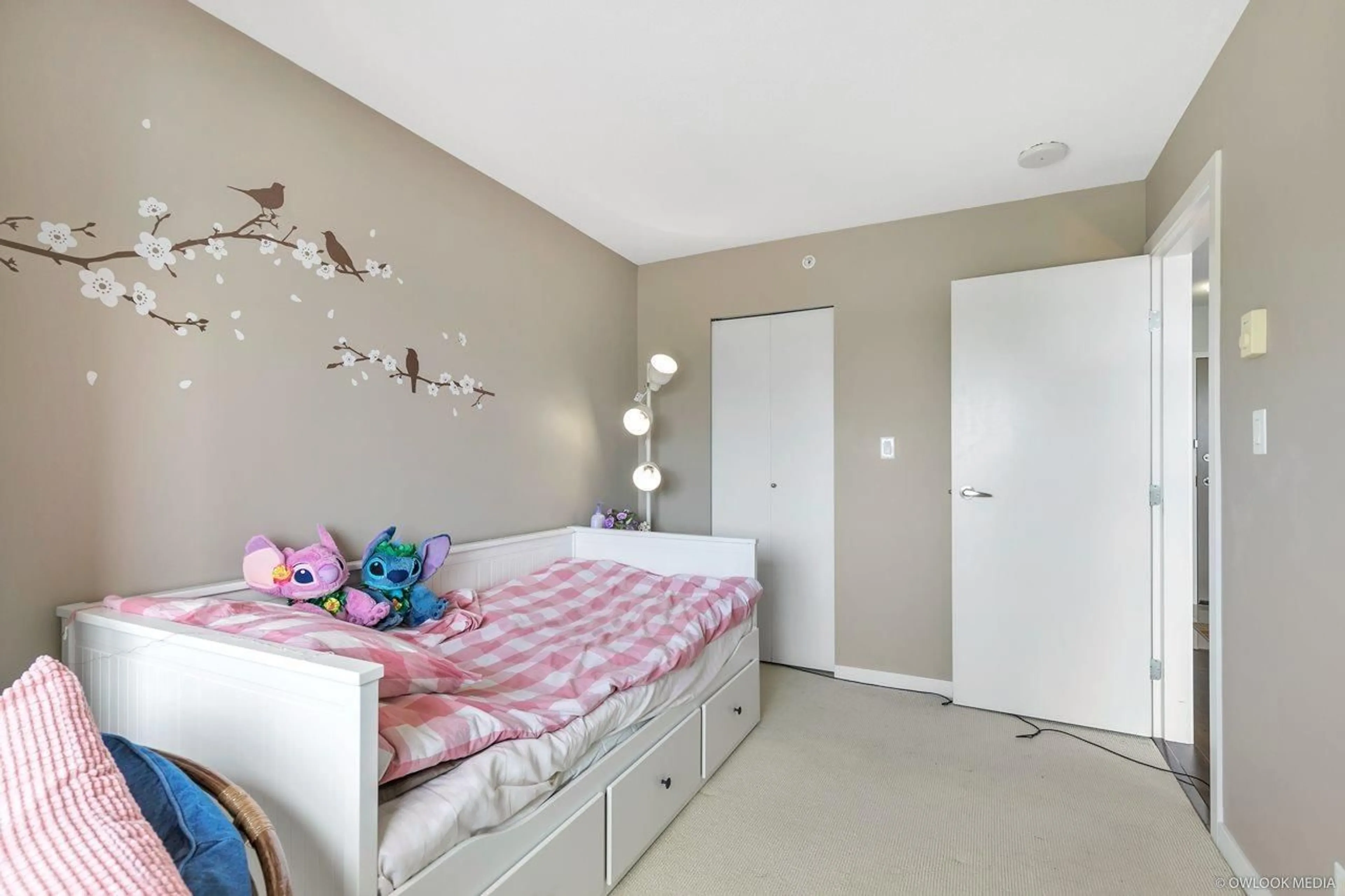 A pic of a room for 910 - 13618 100 AVENUE, Surrey British Columbia V3T0A8