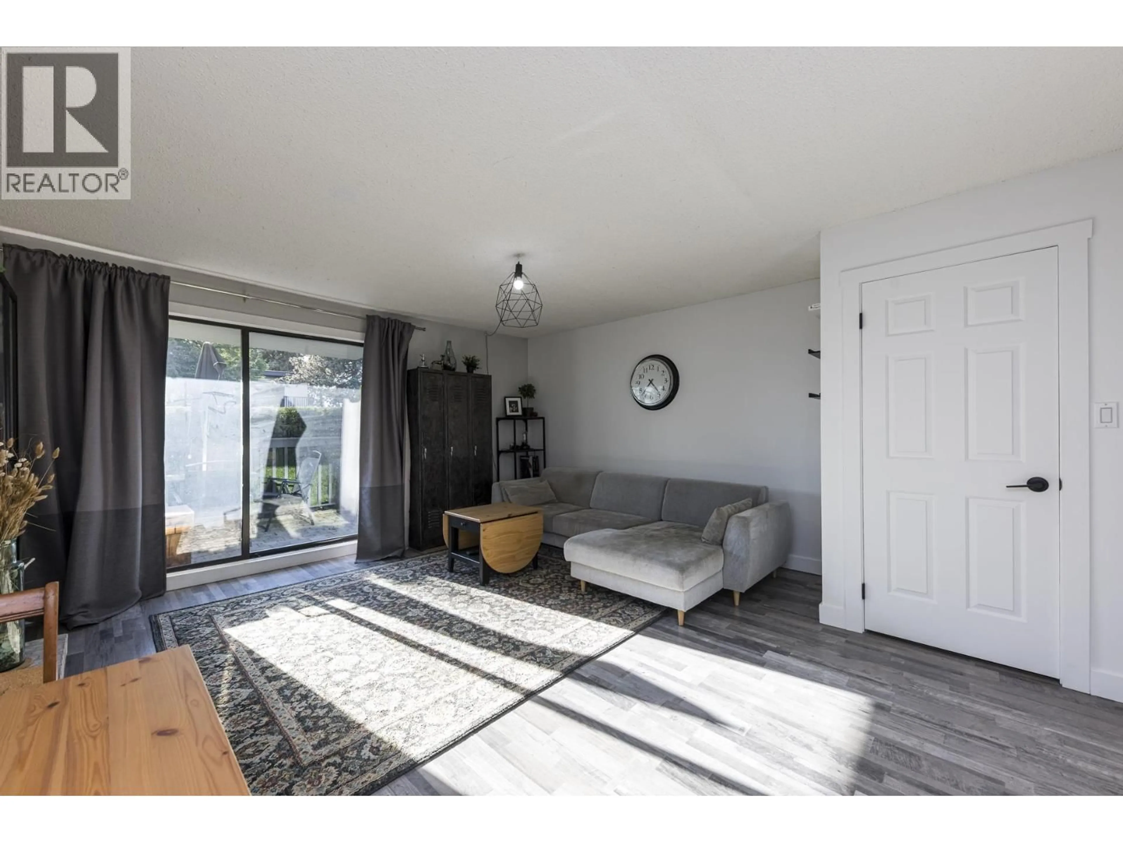 Living room with furniture, unknown for 3132 LONSDALE AVENUE, North Vancouver British Columbia V7N3J8