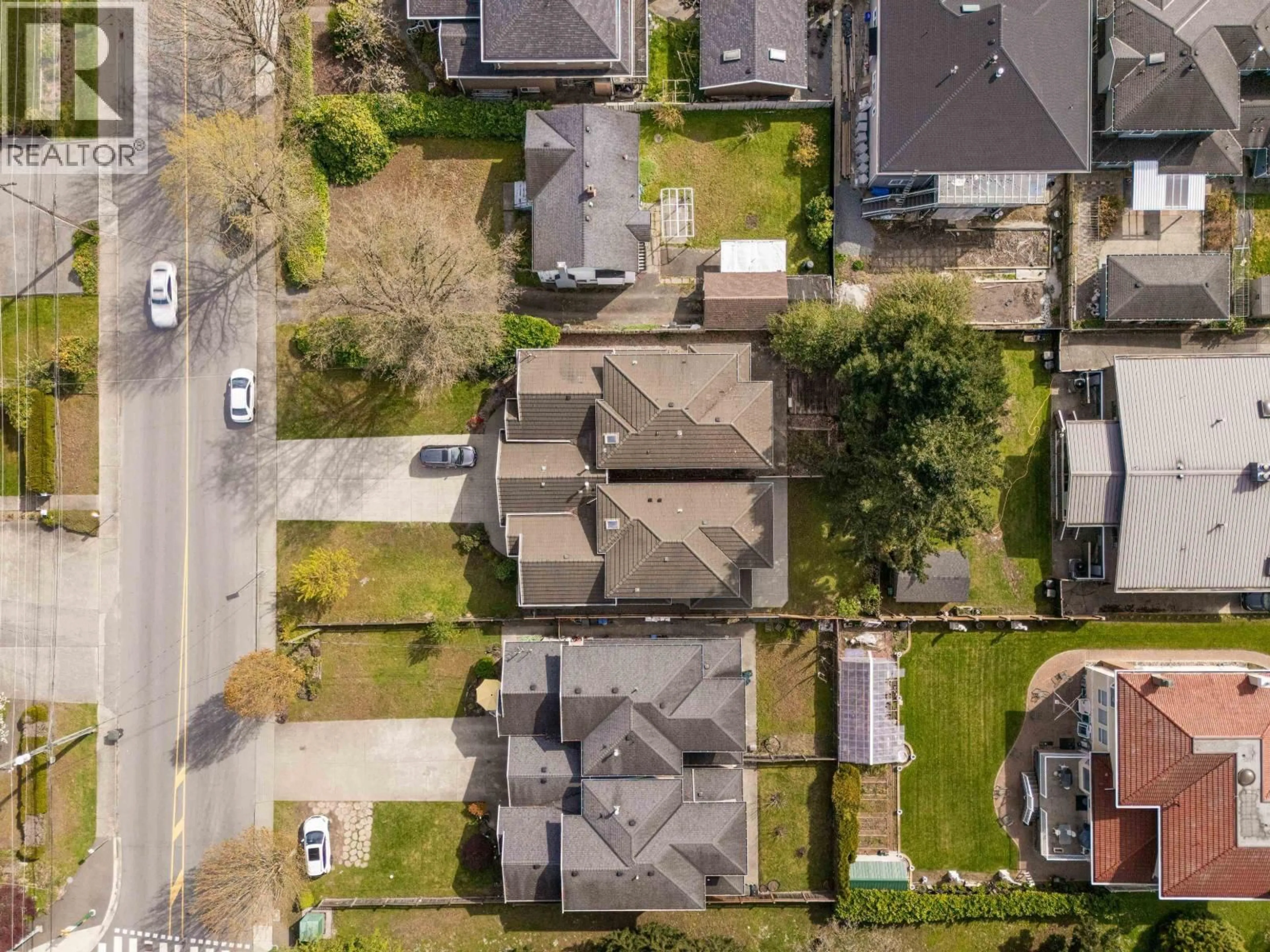 A pic from outside/outdoor area/front of a property/back of a property/a pic from drone, street for 1351 DUTHIE AVENUE, Burnaby British Columbia V5A2R5