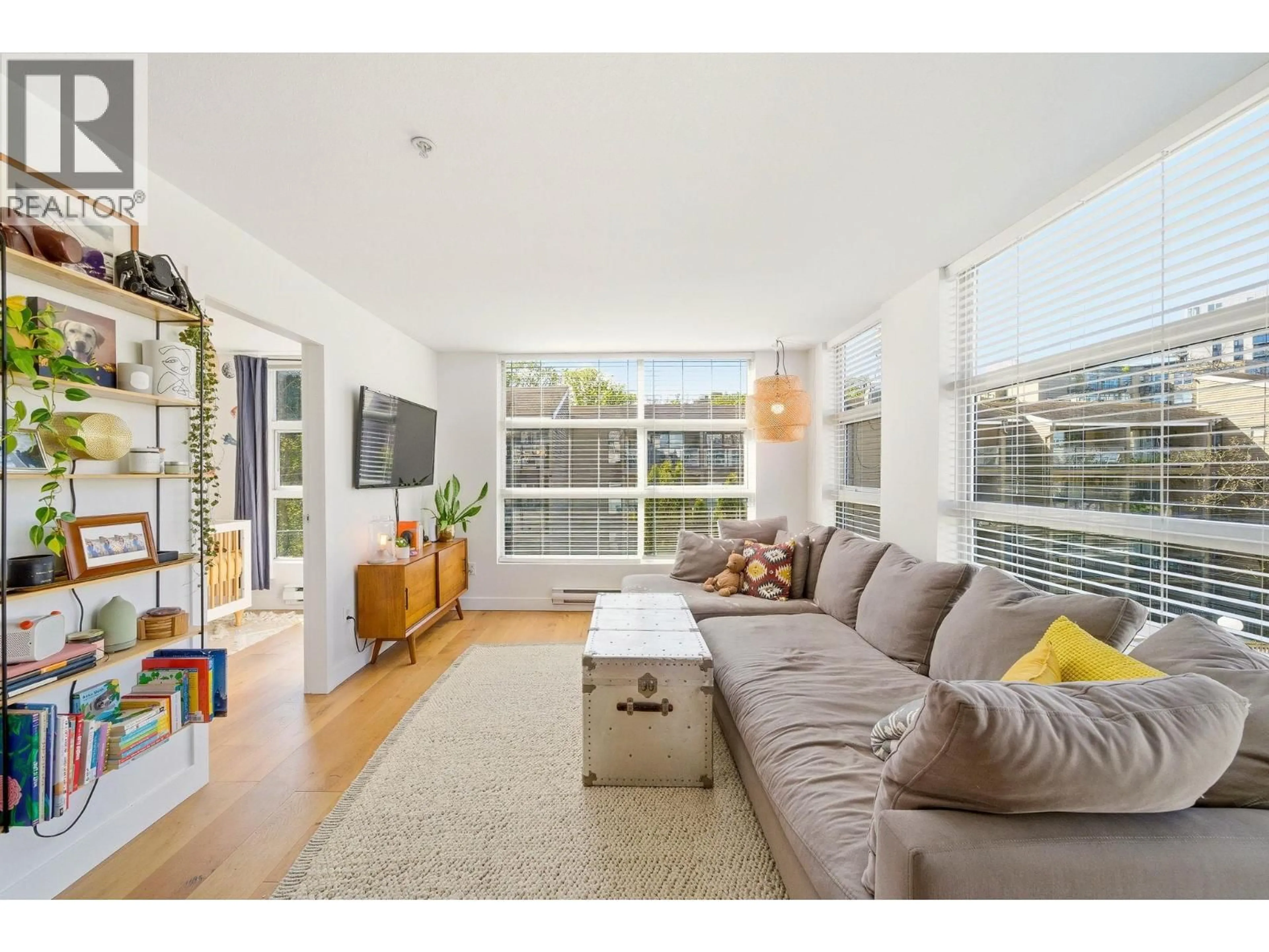 Living room with furniture, unknown for 309 - 418 BROADWAY, Vancouver British Columbia V5T1X2