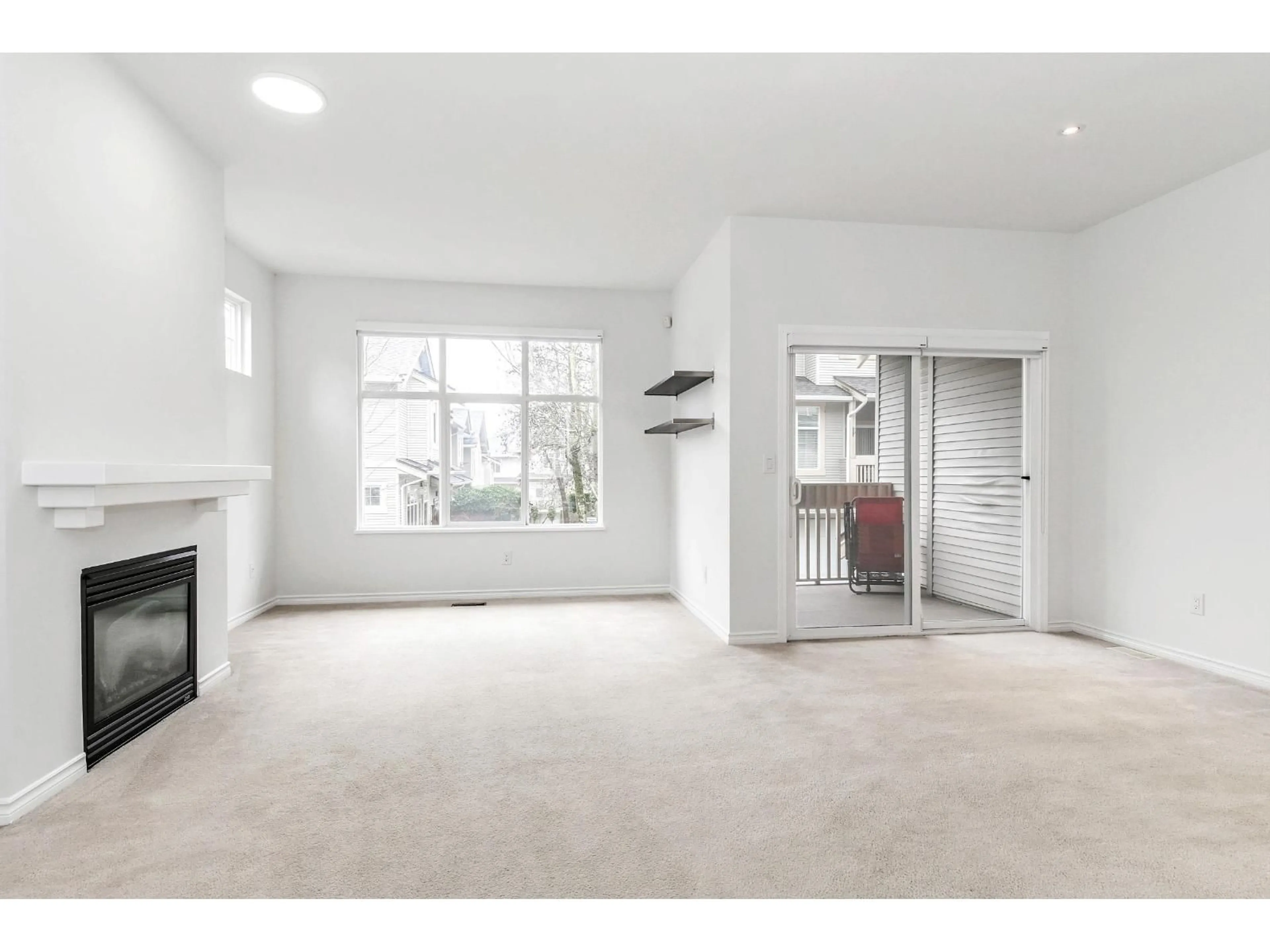 A pic of a room for 28 - 14959 58 AVENUE, Surrey British Columbia V3S9Y9