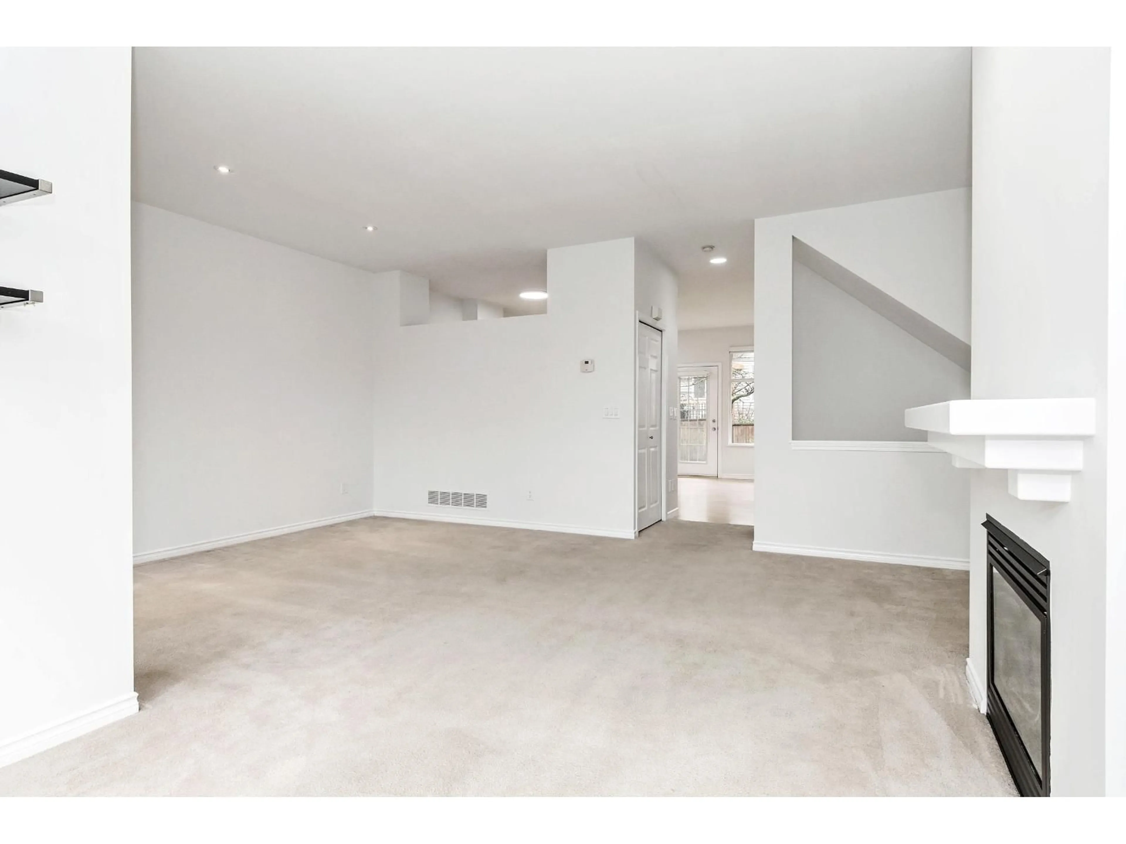 A pic of a room for 28 - 14959 58 AVENUE, Surrey British Columbia V3S9Y9