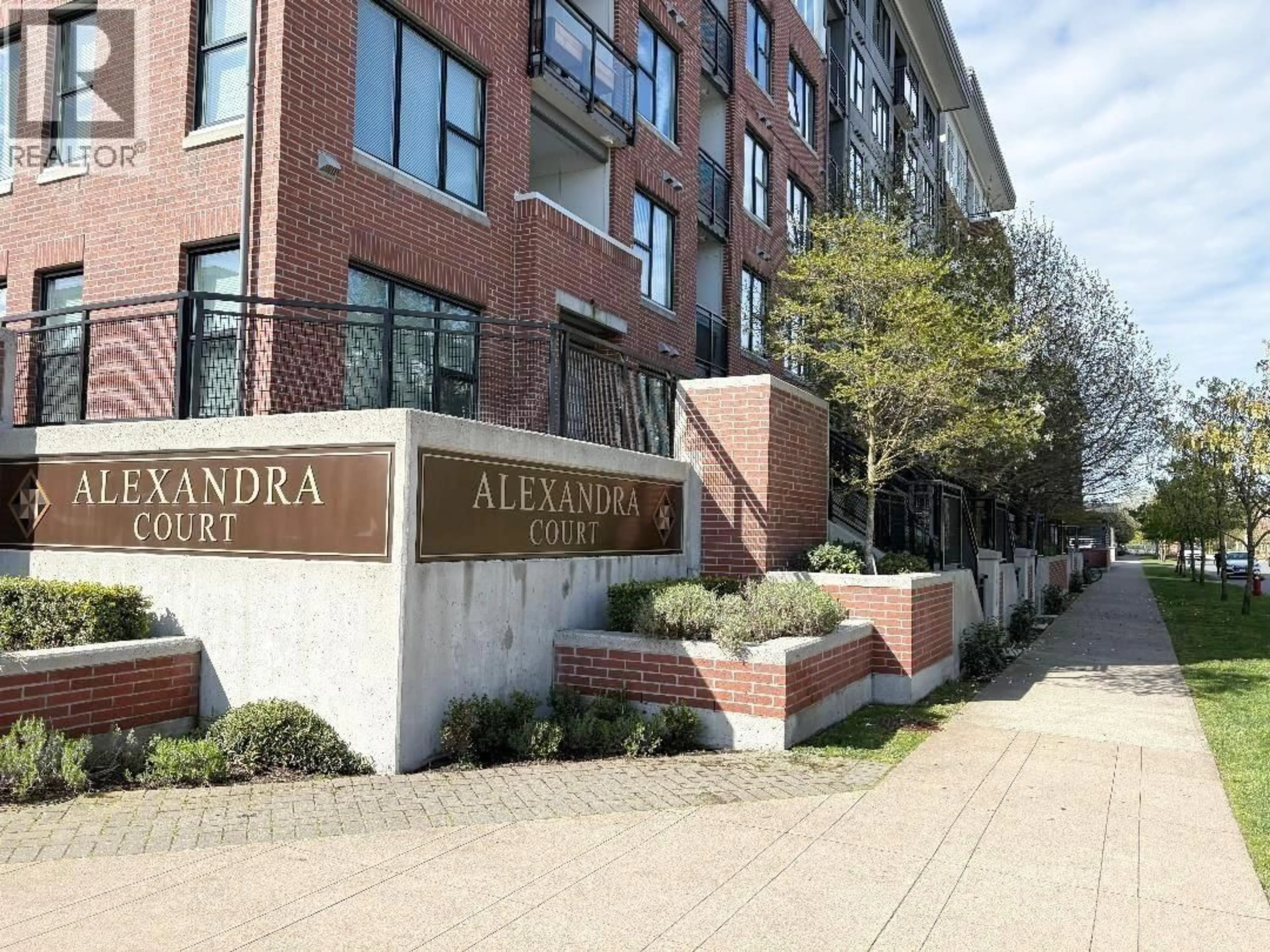 Indoor foyer for 509 - 9388 TOMICKI AVENUE, Richmond British Columbia V6X0P1