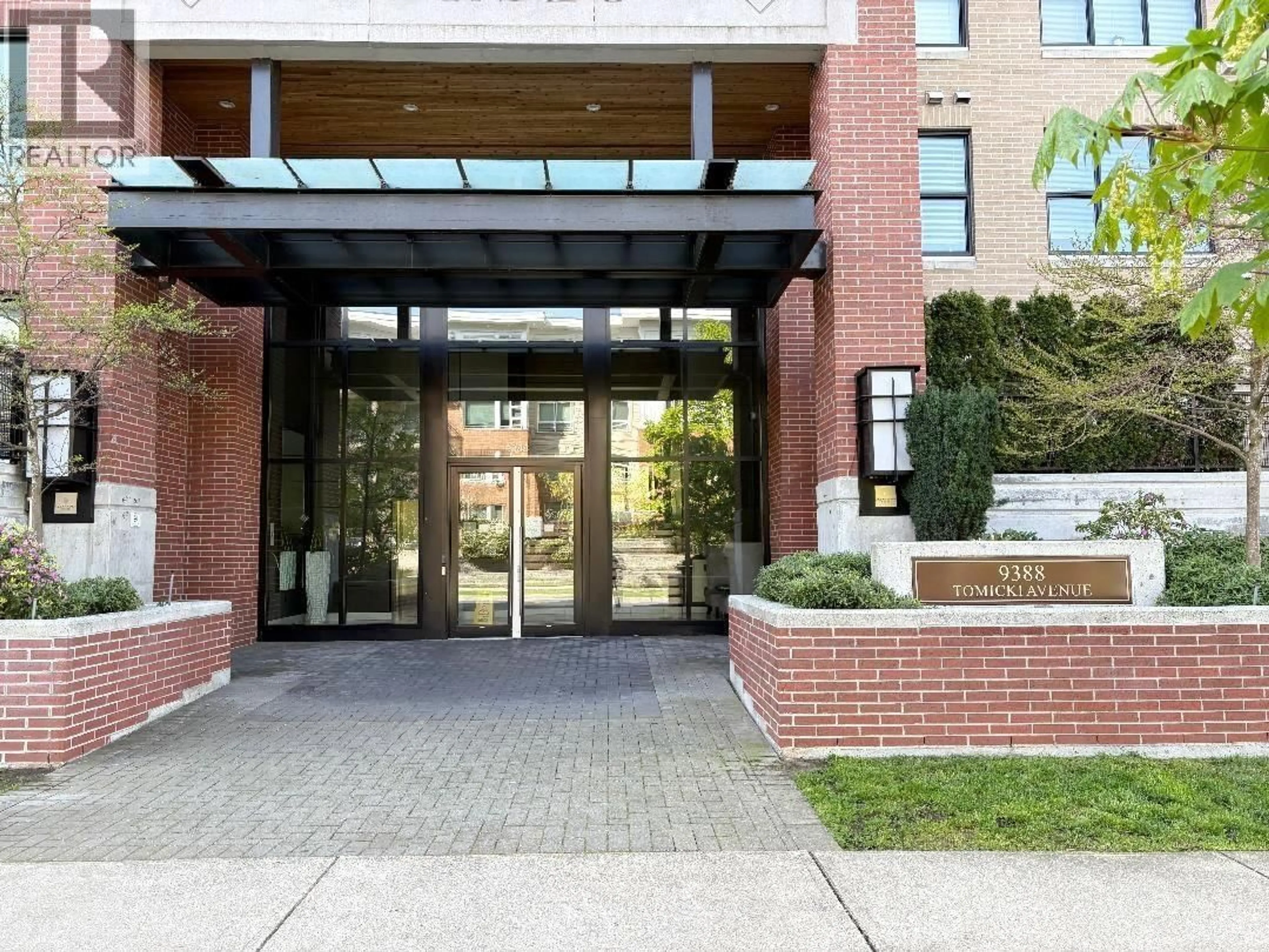 Indoor foyer for 509 - 9388 TOMICKI AVENUE, Richmond British Columbia V6X0P1