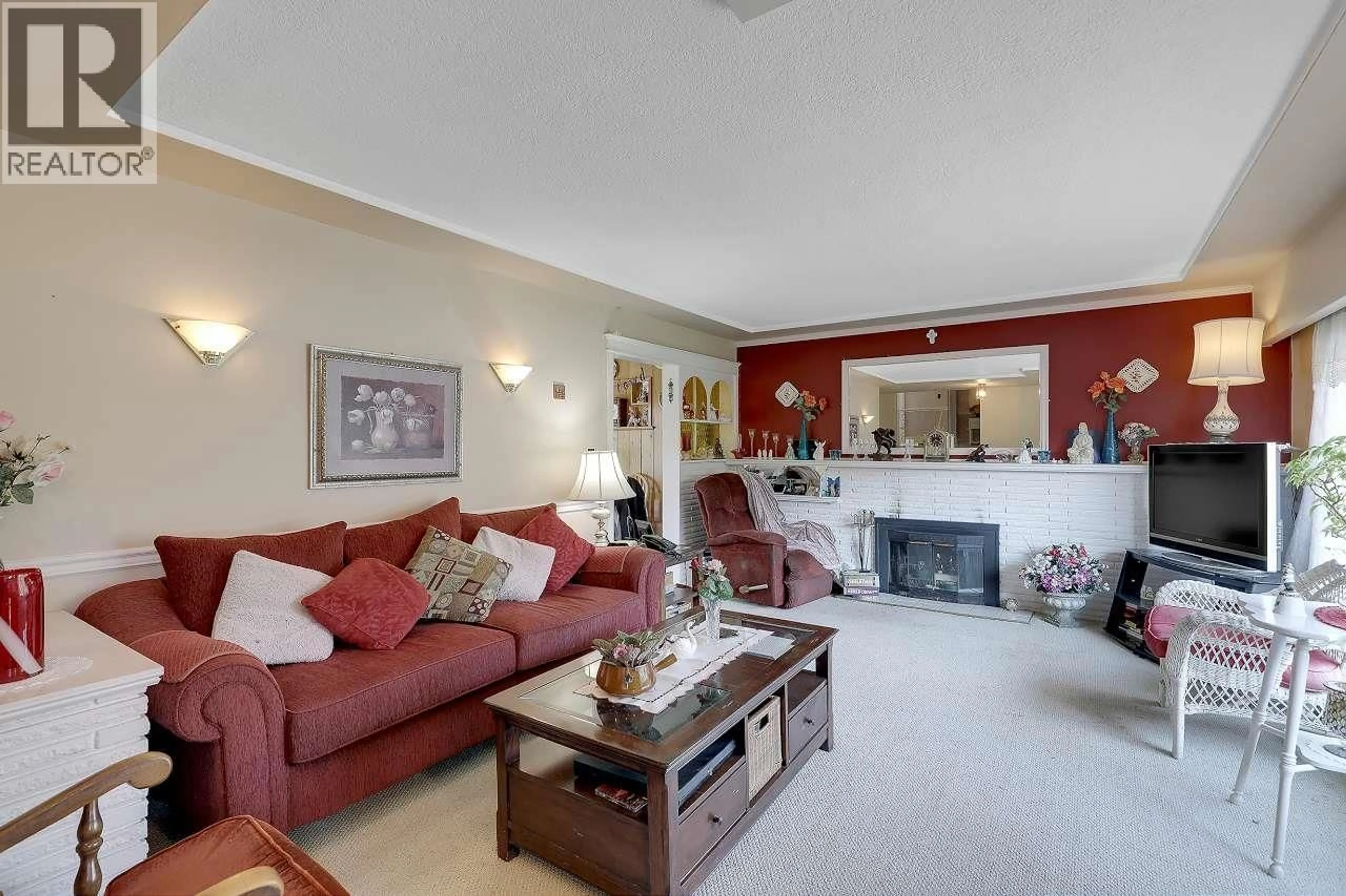 Living room with furniture, unknown for 7291 GILBERT ROAD, Richmond British Columbia V7C3W4