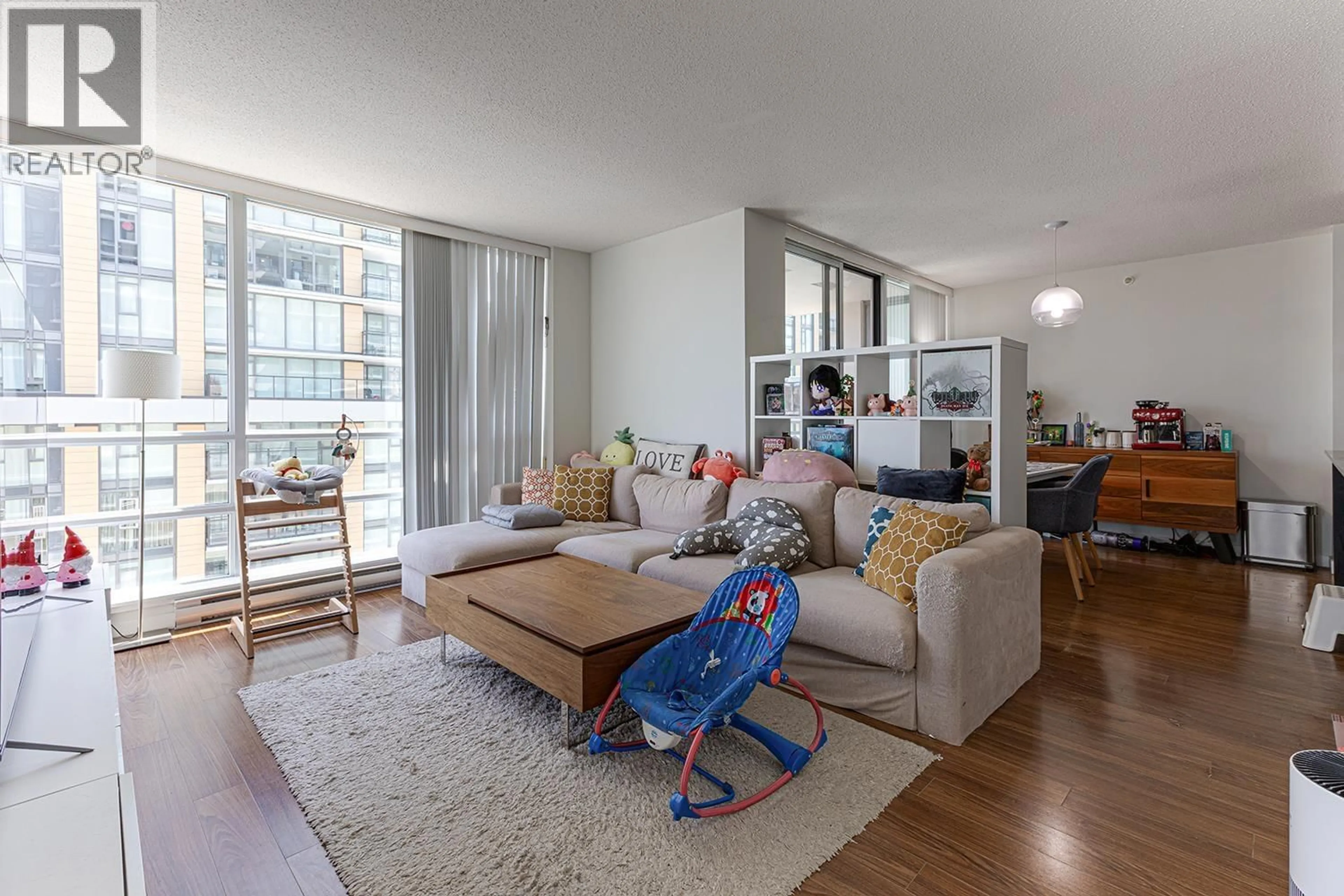 Living room with furniture, unknown for 904 - 3111 CORVETTE WAY, Richmond British Columbia V6X4K3