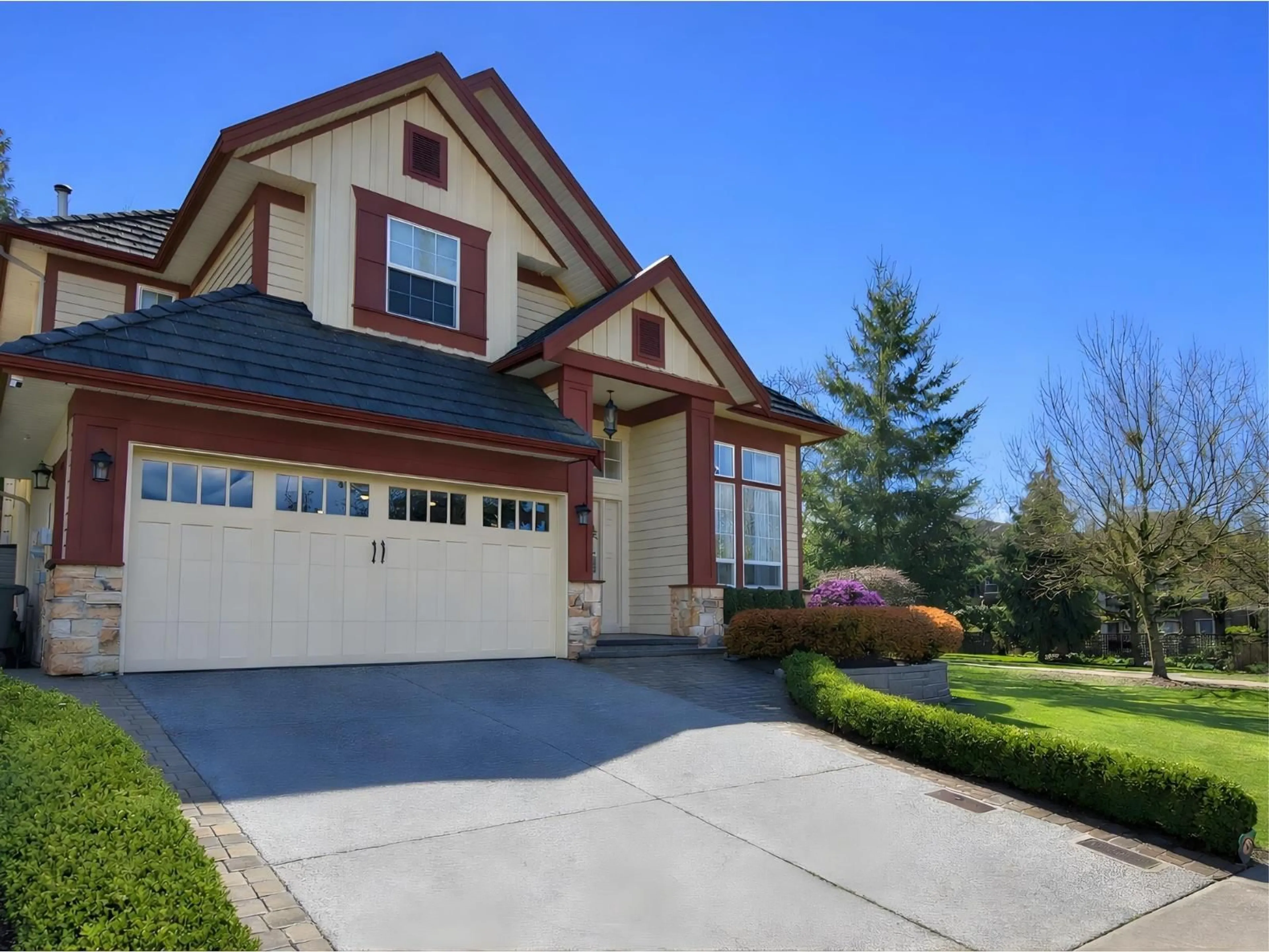 Home with vinyl exterior material, street for 15430 34A AVENUE, Surrey British Columbia V3Z2L3