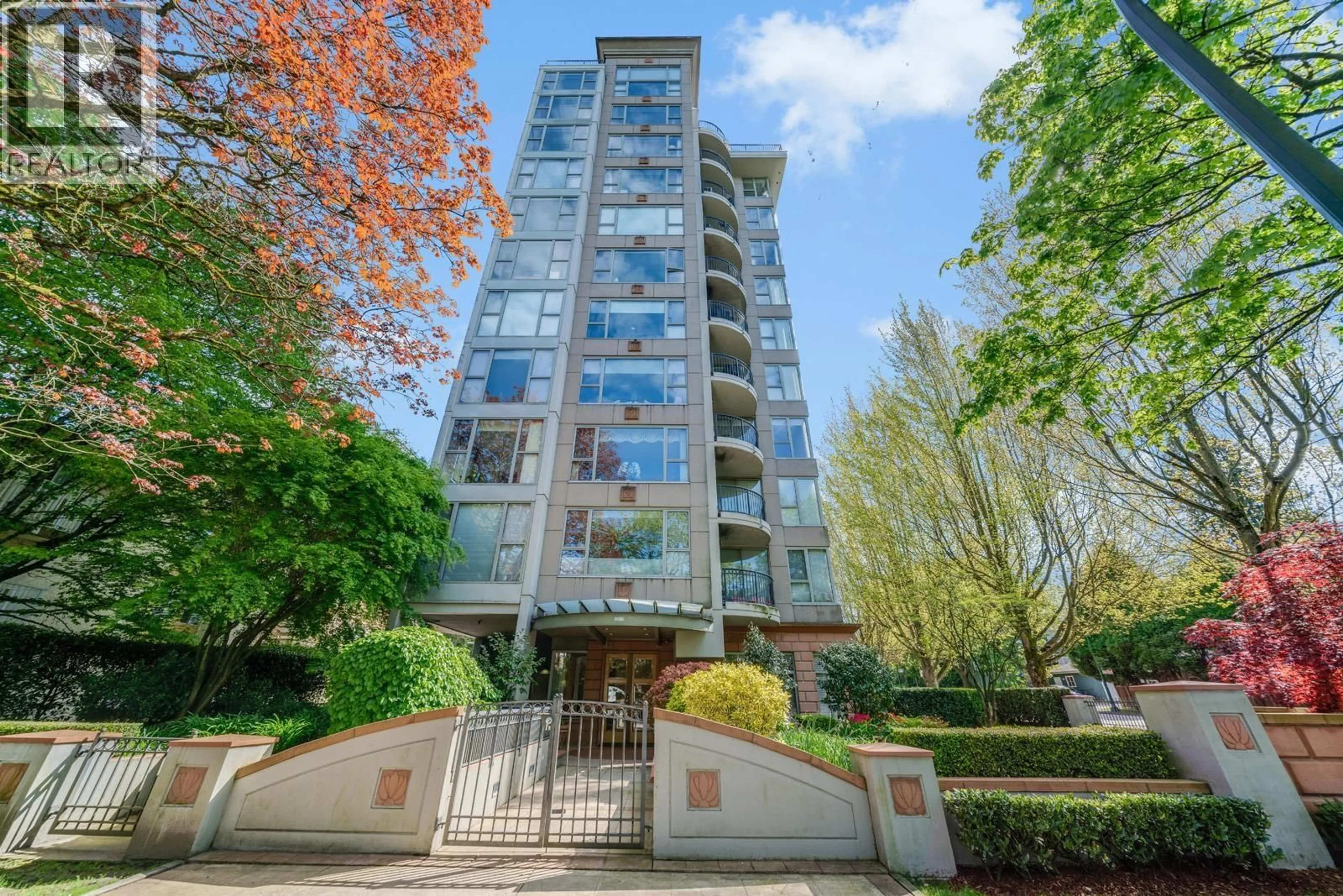 Indoor foyer for 1000 - 1788 13TH AVENUE, Vancouver British Columbia V6J2H1
