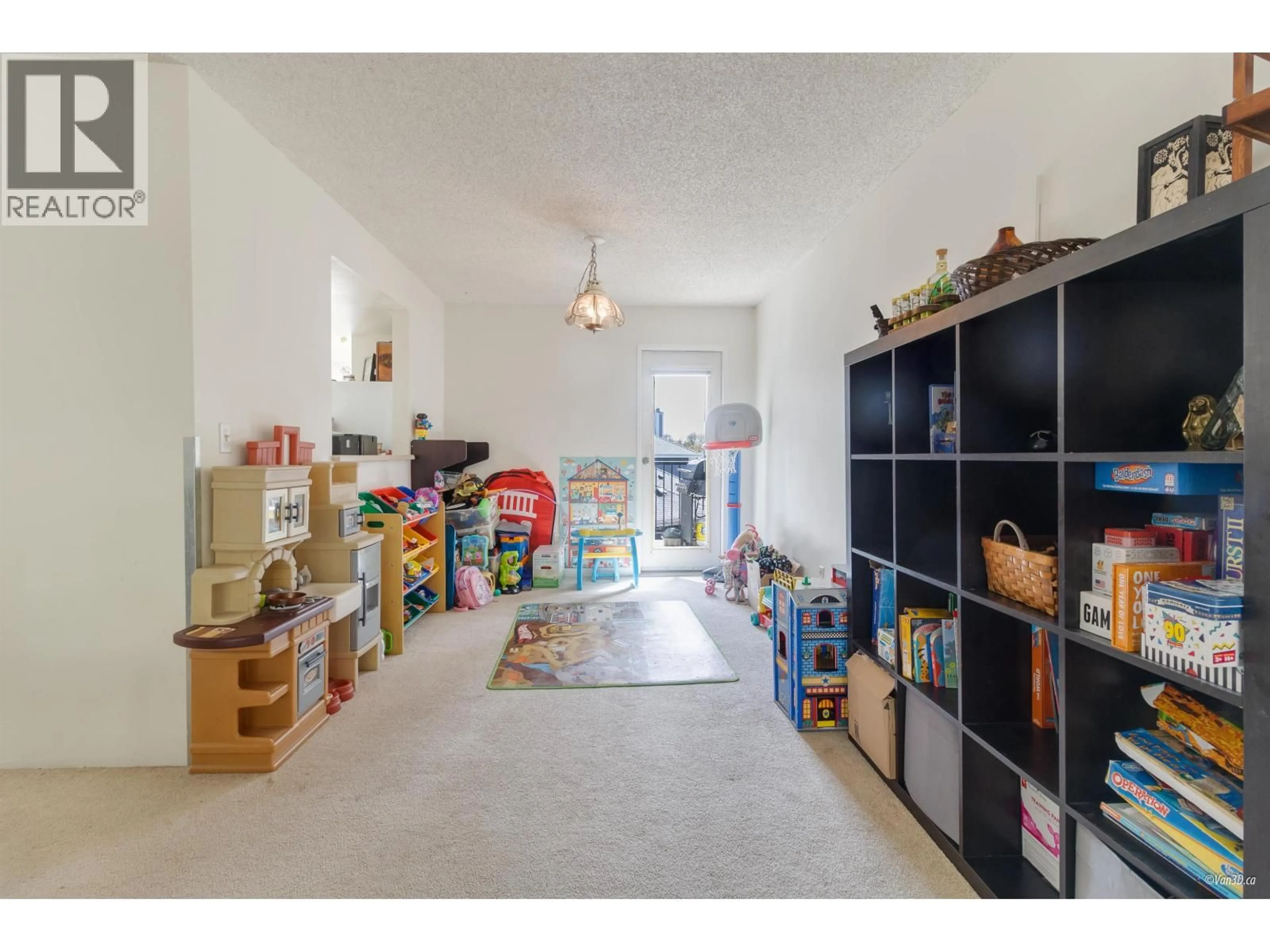 Indoor garage for 12 - 1140 FALCON DRIVE, Coquitlam British Columbia V3E2J6