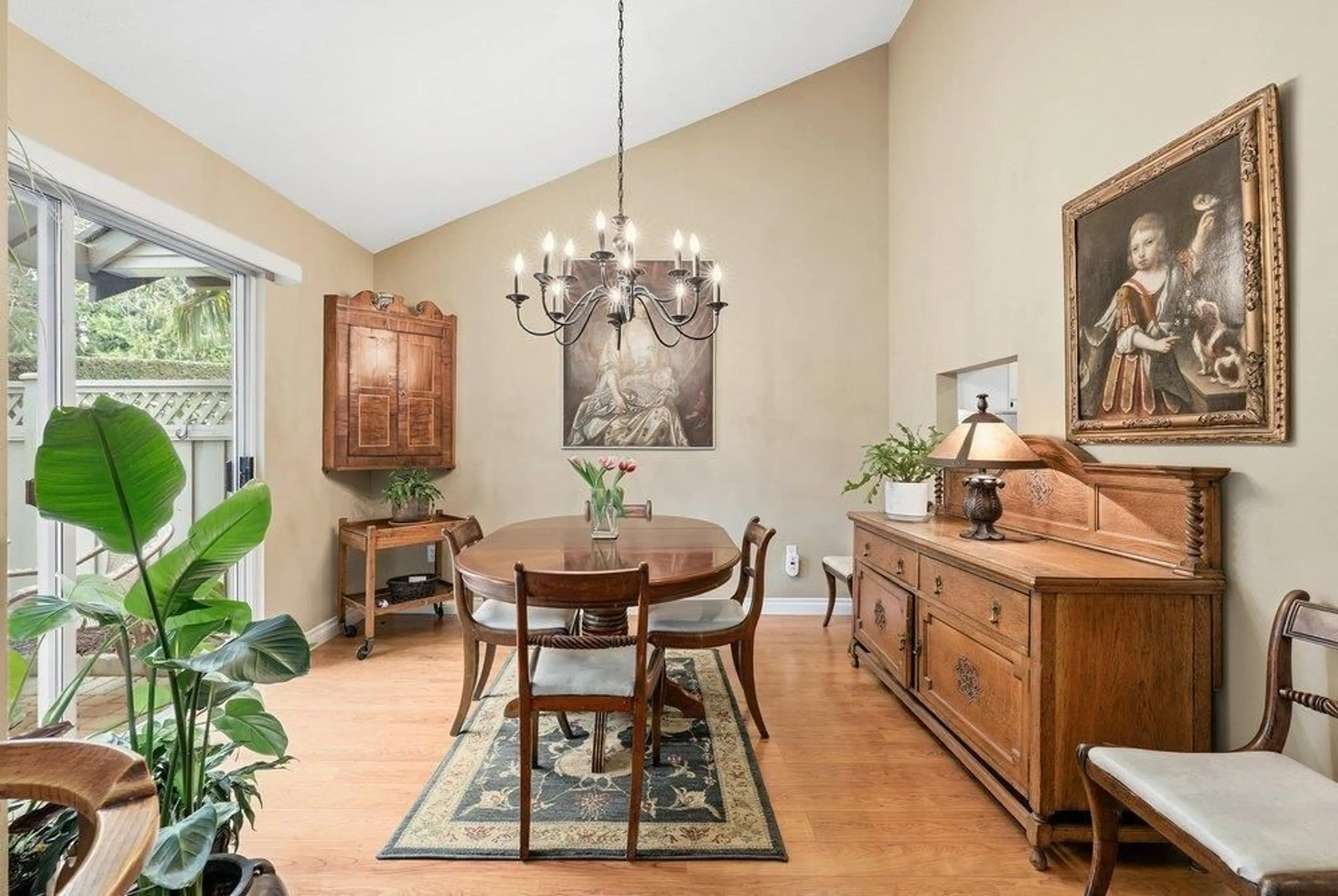 Dining room, wood/laminate floor for 136 - 16275 15 AVENUE, Surrey British Columbia V4A1L4