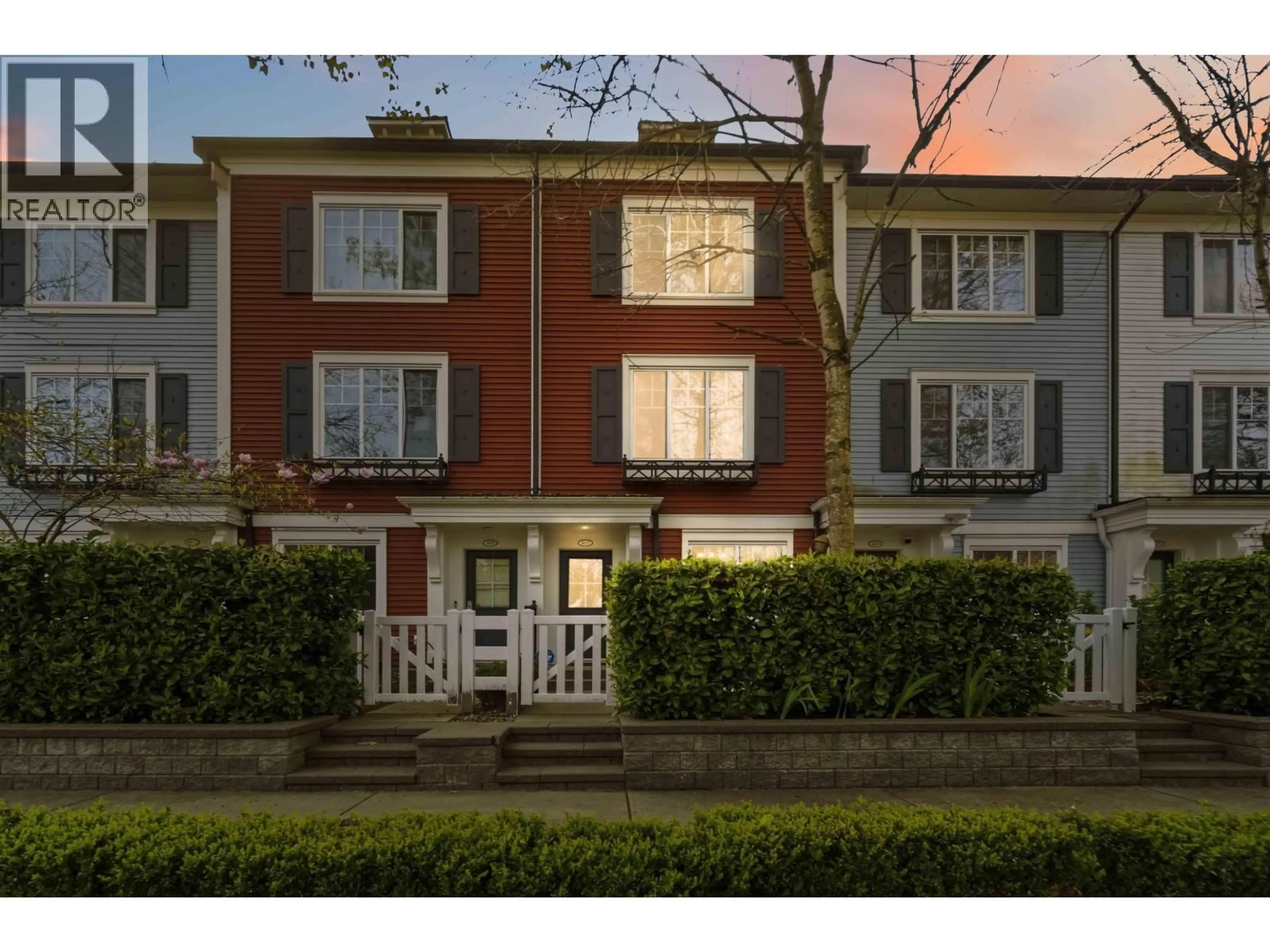 A pic from outside/outdoor area/front of a property/back of a property/a pic from drone, street for 4032 - 2655 BEDFORD STREET, Port Coquitlam British Columbia V3C0B8