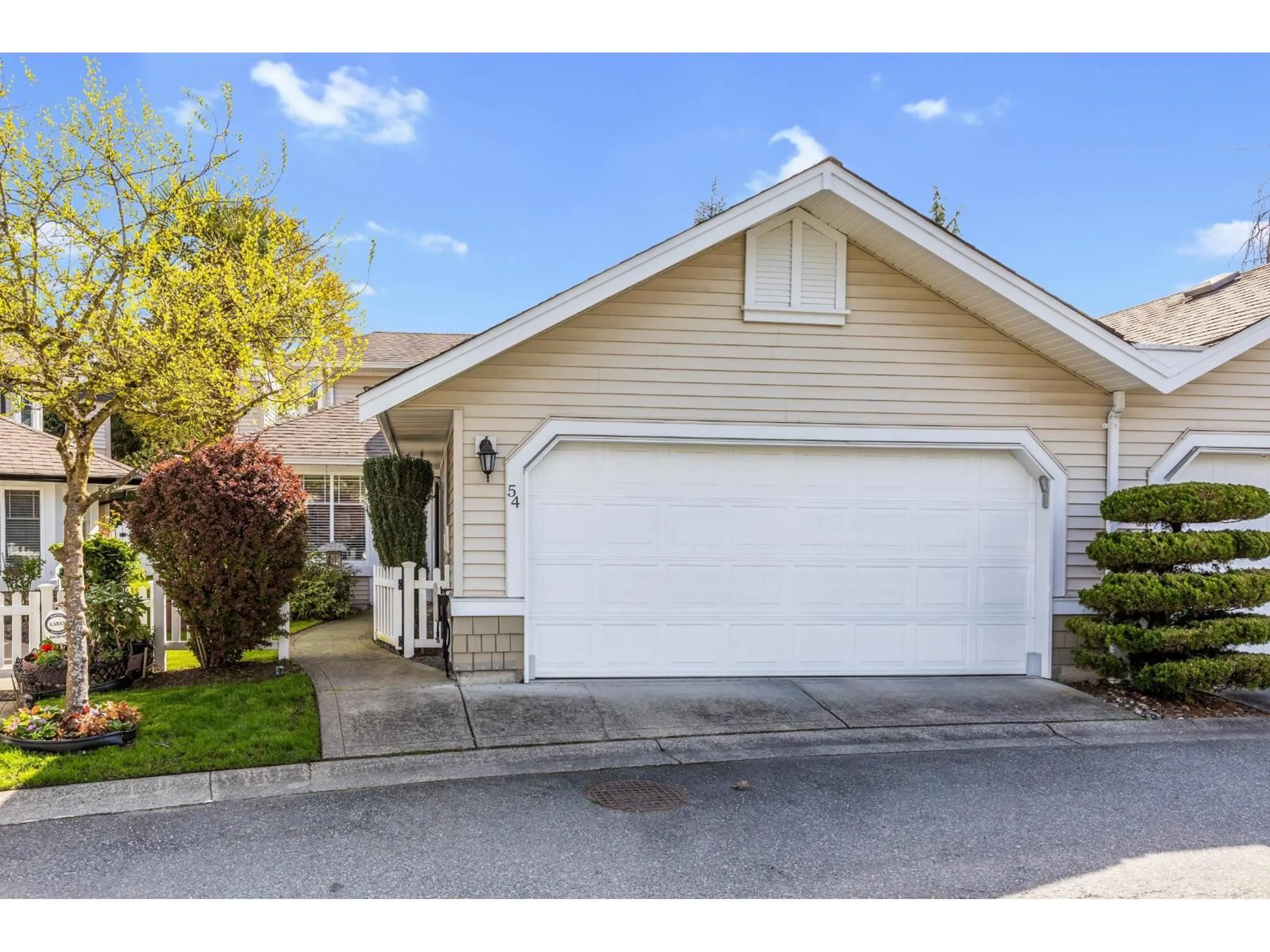 Unknown for 54 - 6488 168 STREET, Surrey British Columbia V3S8Z1