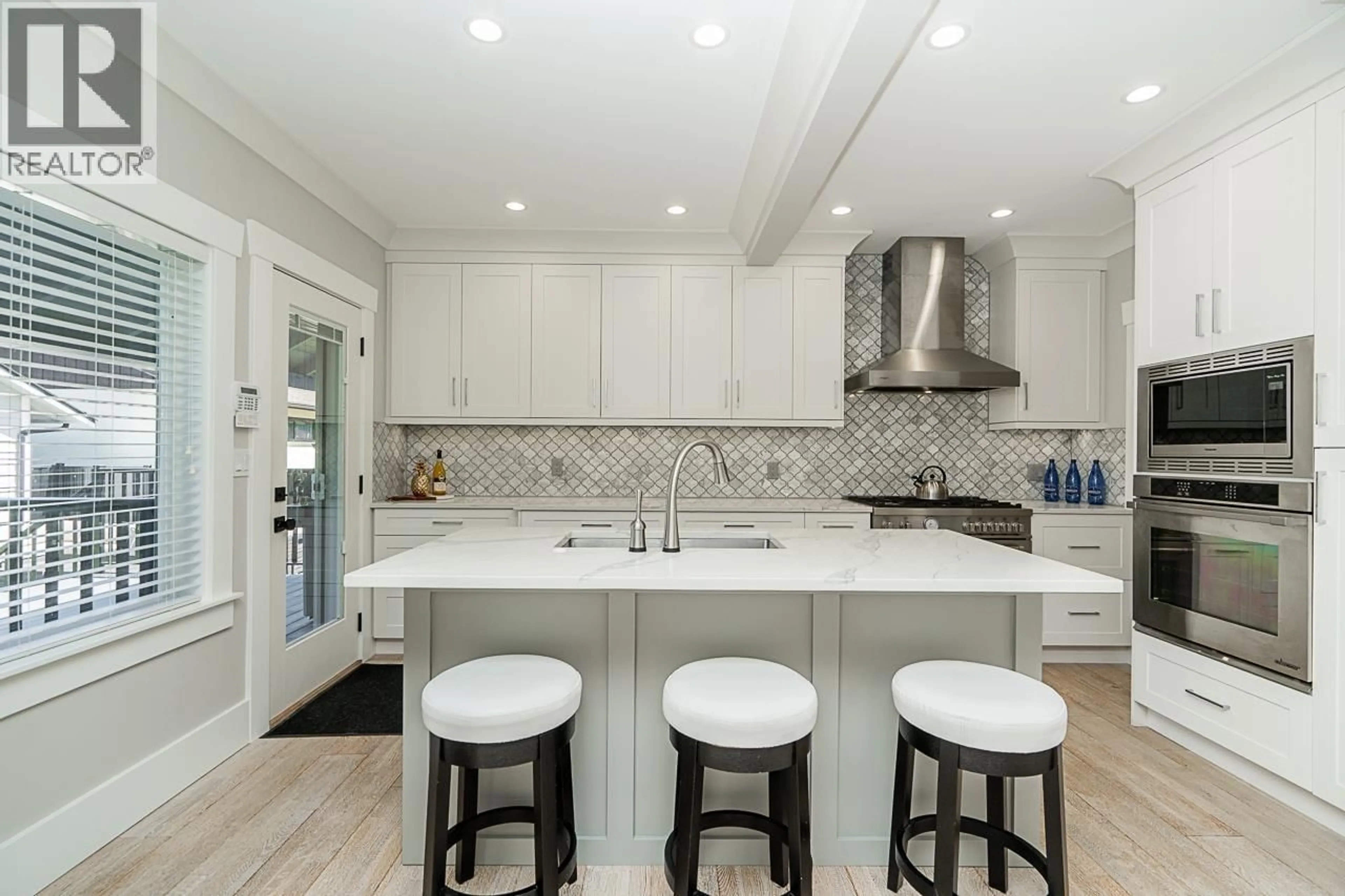 Contemporary kitchen, ceramic/tile floor for 905 EDINBURGH STREET, New Westminster British Columbia V3M2V2