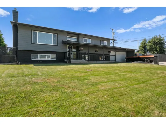 8789 BUTCHART STREET, Chilliwack 2