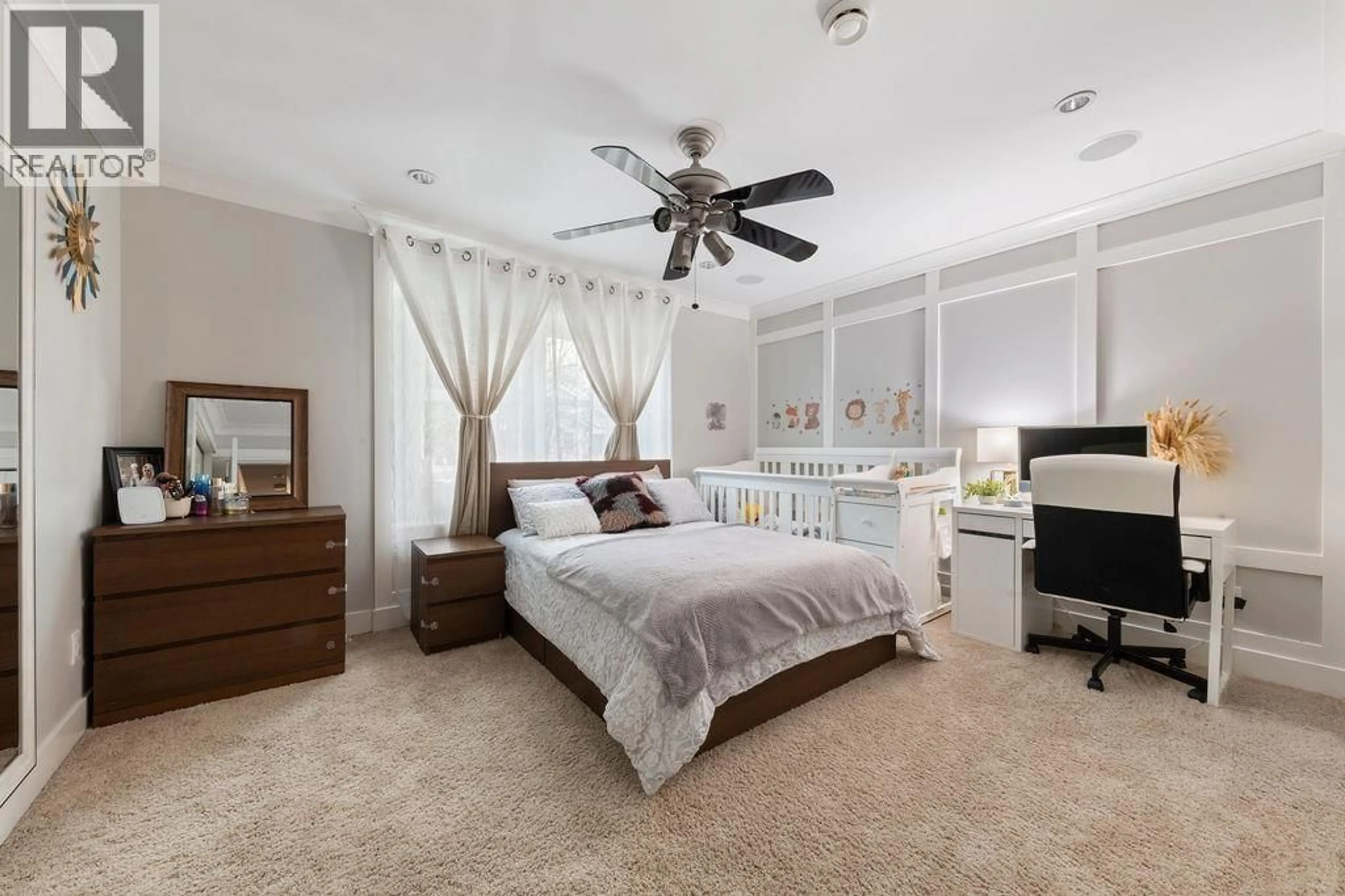 Bedroom with bed, unknown for 8363 VICTORIA DRIVE, Vancouver British Columbia V5P4A8