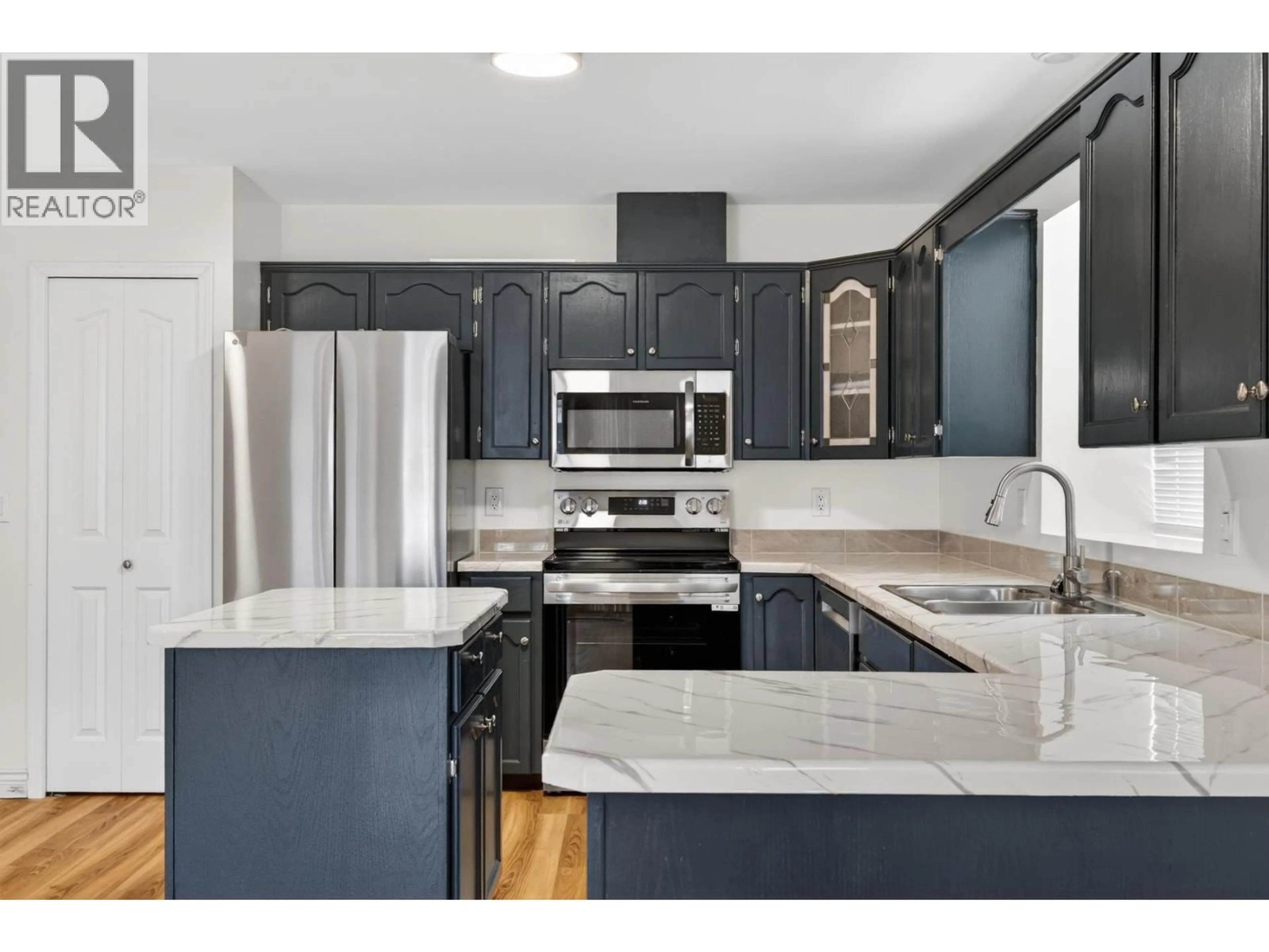 Open concept kitchen, ceramic/tile floor for 12309 193RD STREET, Pitt Meadows British Columbia V3Y2K2