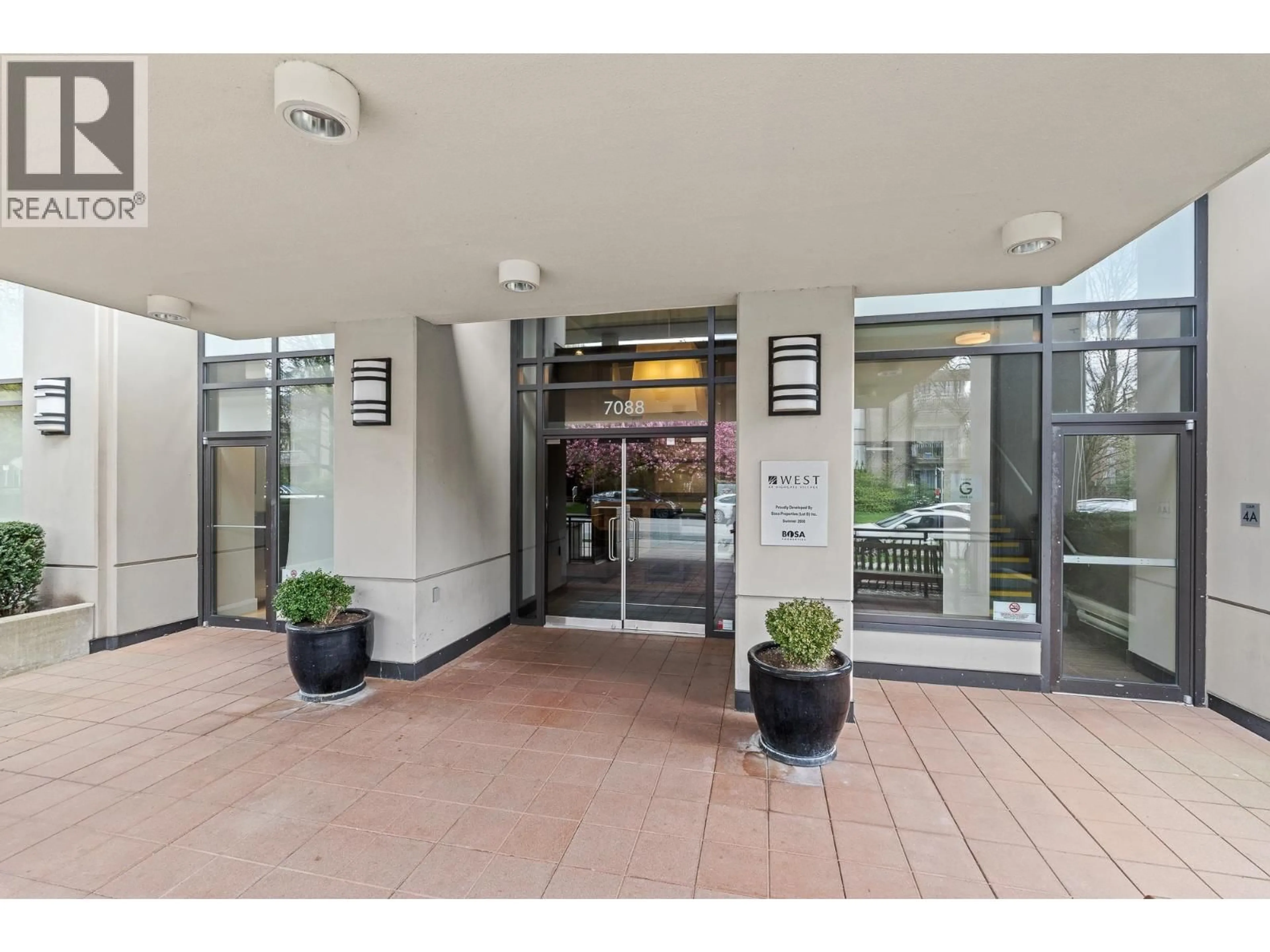 Indoor foyer for 802 - 7088 SALISBURY AVENUE, Burnaby British Columbia V5E0A4