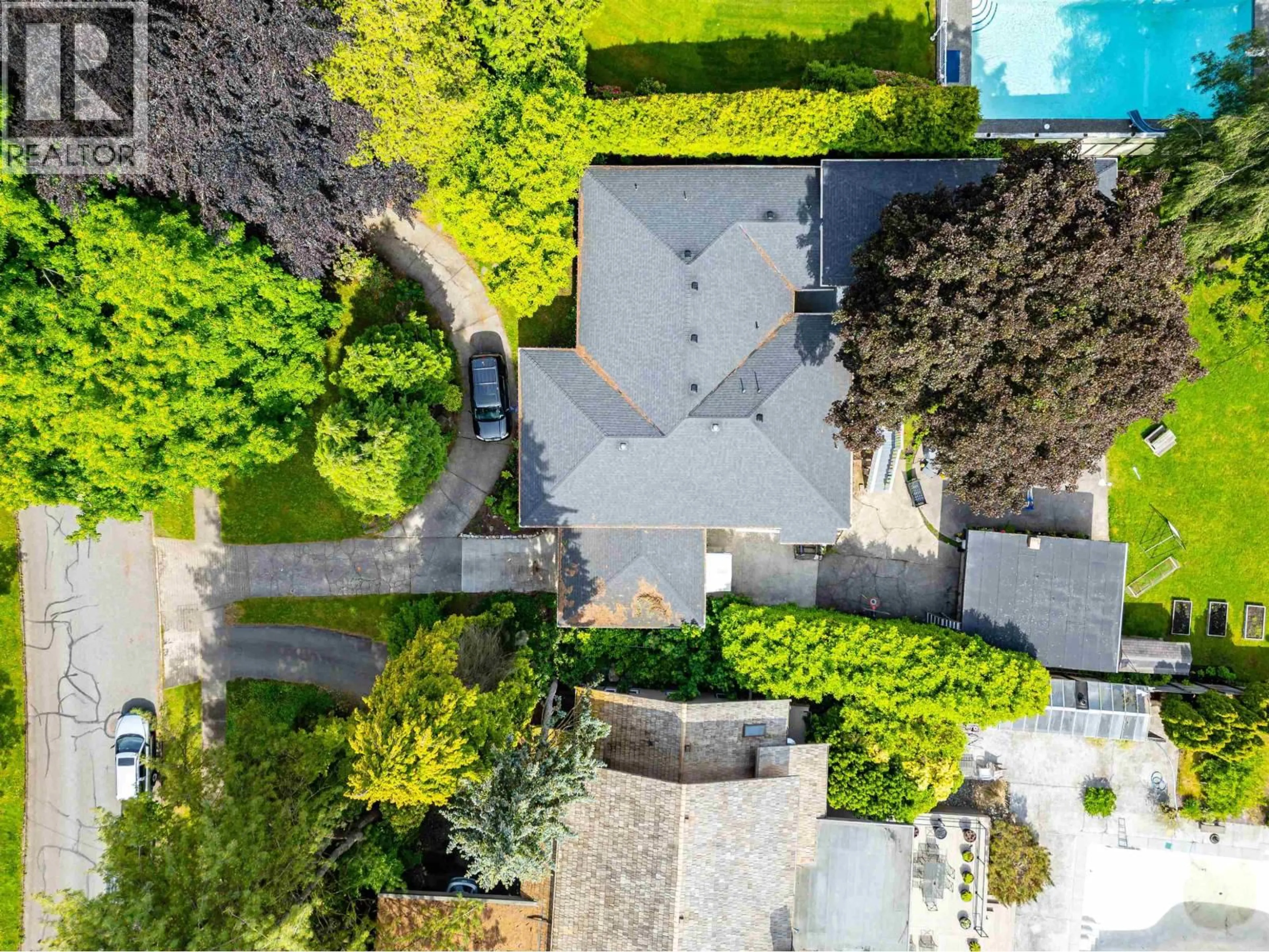A pic from outside/outdoor area/front of a property/back of a property/a pic from drone, street for 3350 OSLER STREET, Vancouver British Columbia V6H2W3