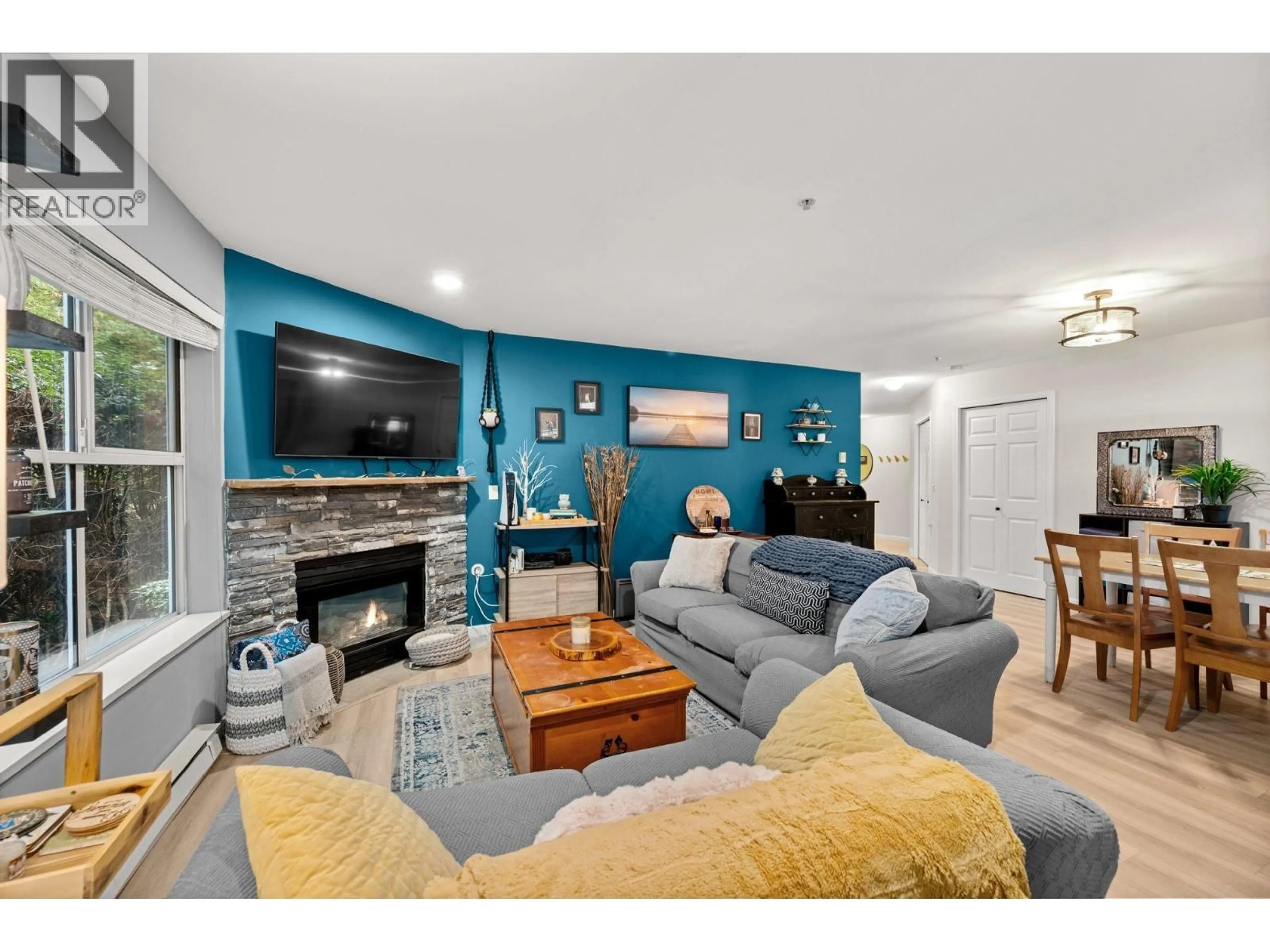 Living room with furniture, unknown for 108 - 4758 53 STREET, Delta British Columbia V4K2Z1