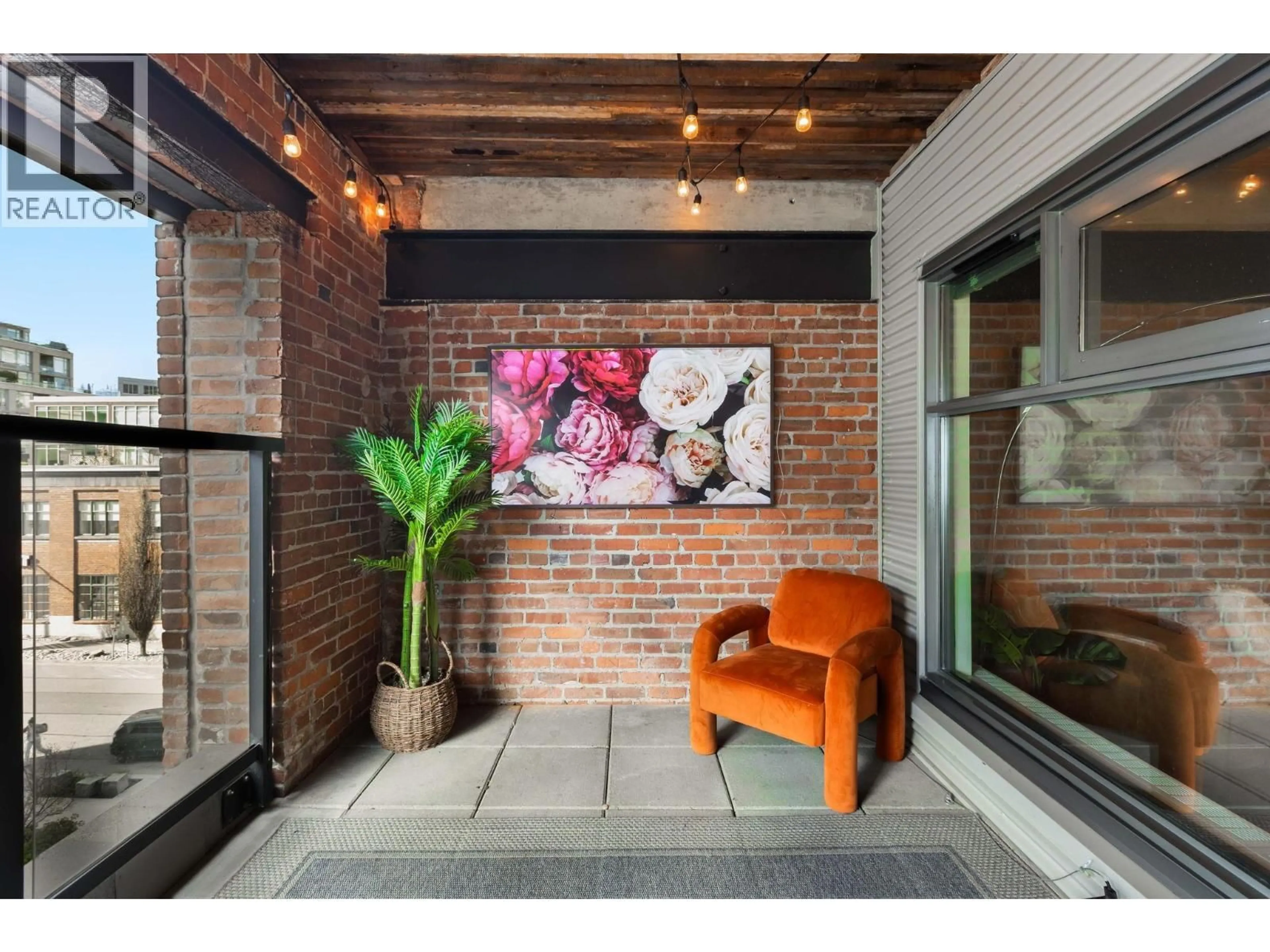 Indoor entryway for 410 - 388 1ST AVENUE, Vancouver British Columbia V5Y0B2