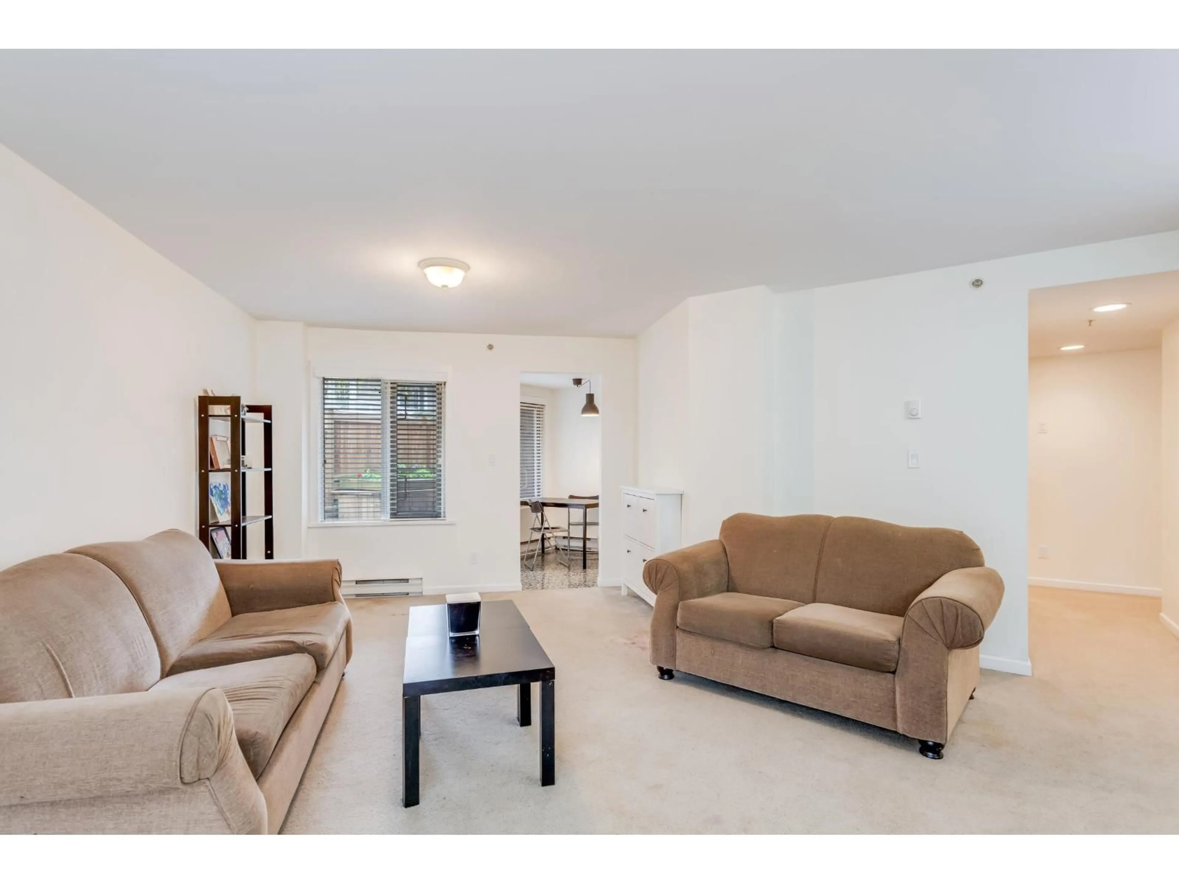 Living room with furniture, unknown for 101 - 9962 148 STREET, Surrey British Columbia V3R0P9