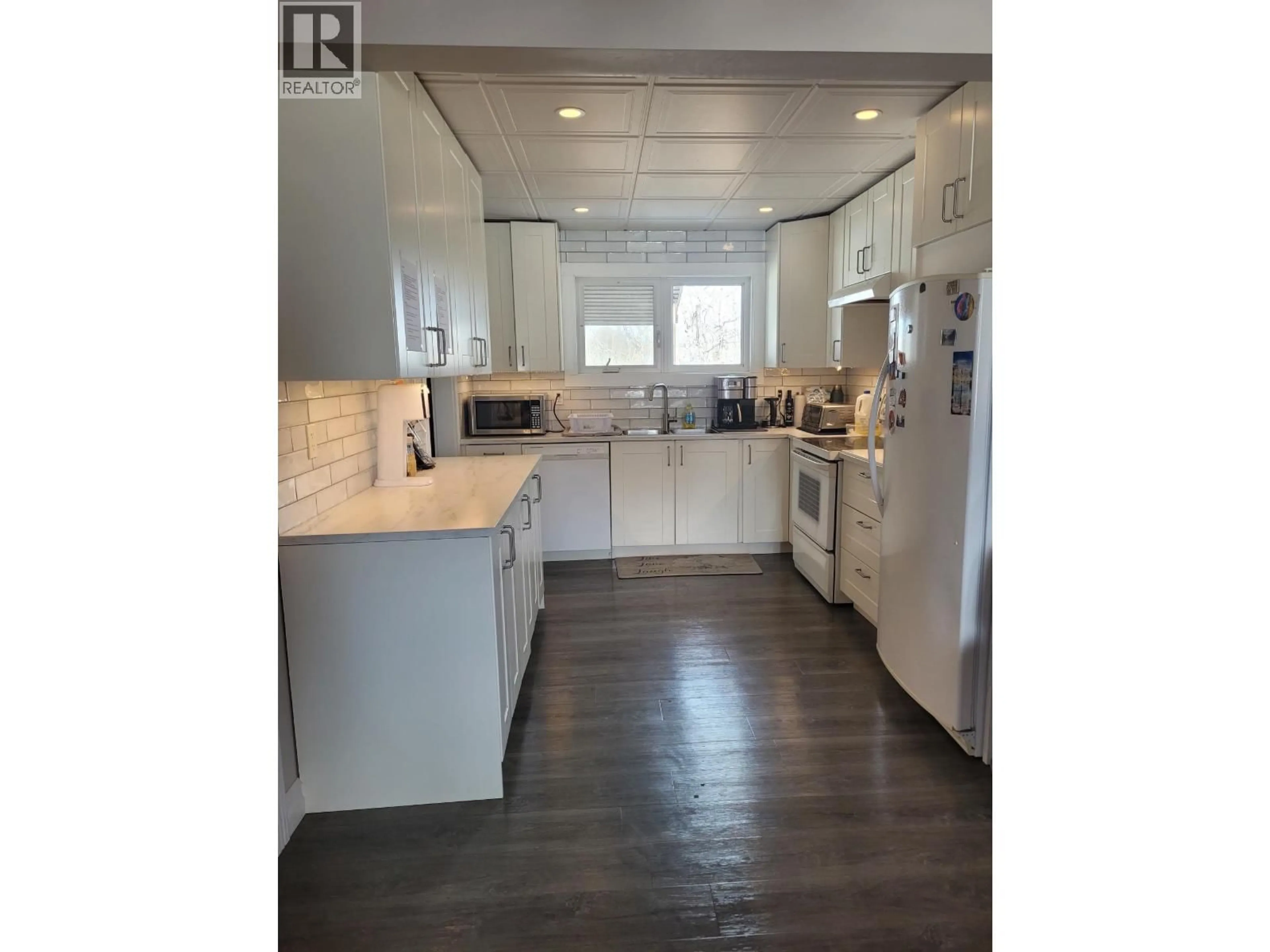 Open concept kitchen, unknown for 2772 CECIL LAKE ROAD, Fort St. John British Columbia V0C1G0