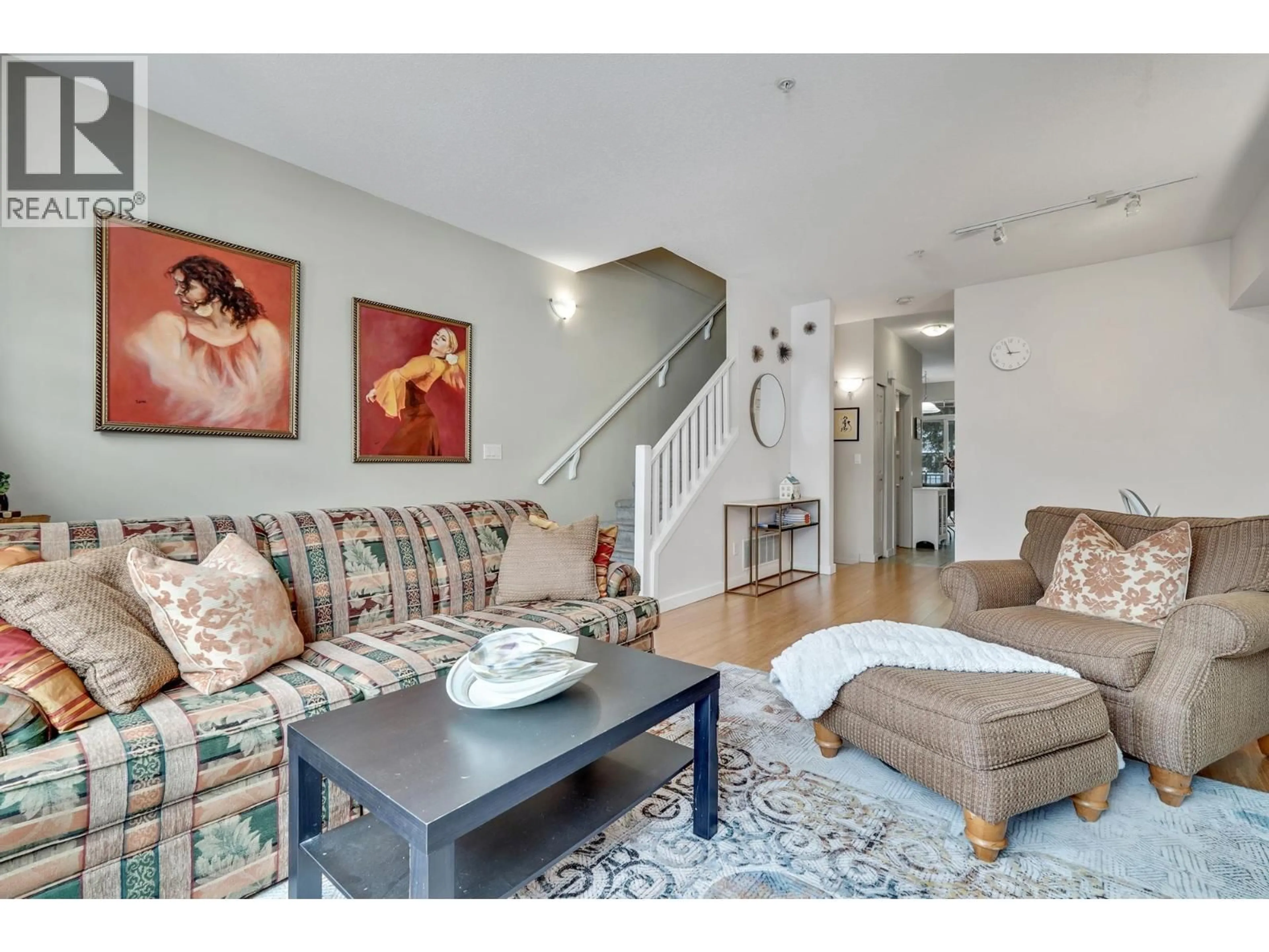 Living room with furniture, unknown for 3264 CLERMONT MEWS, Vancouver British Columbia V5S4X3