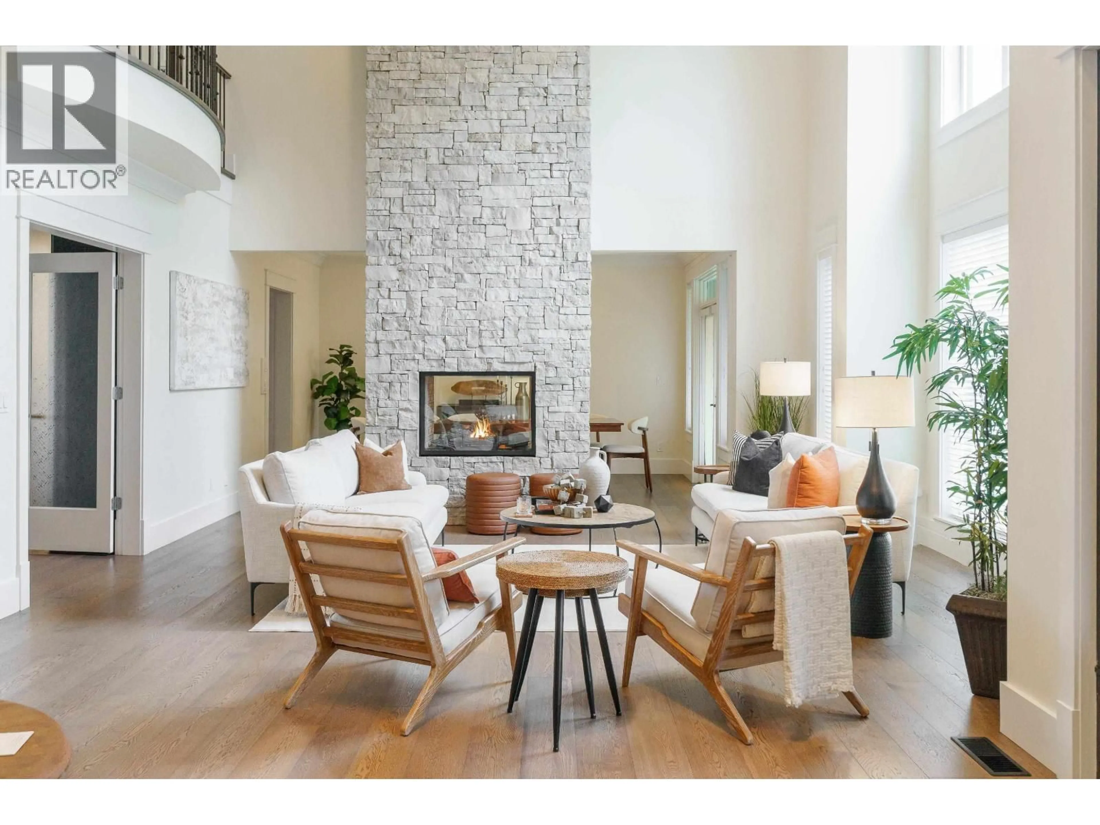 Living room with furniture, unknown for 841 ROCHESTER AVENUE, Coquitlam British Columbia V3K2W4