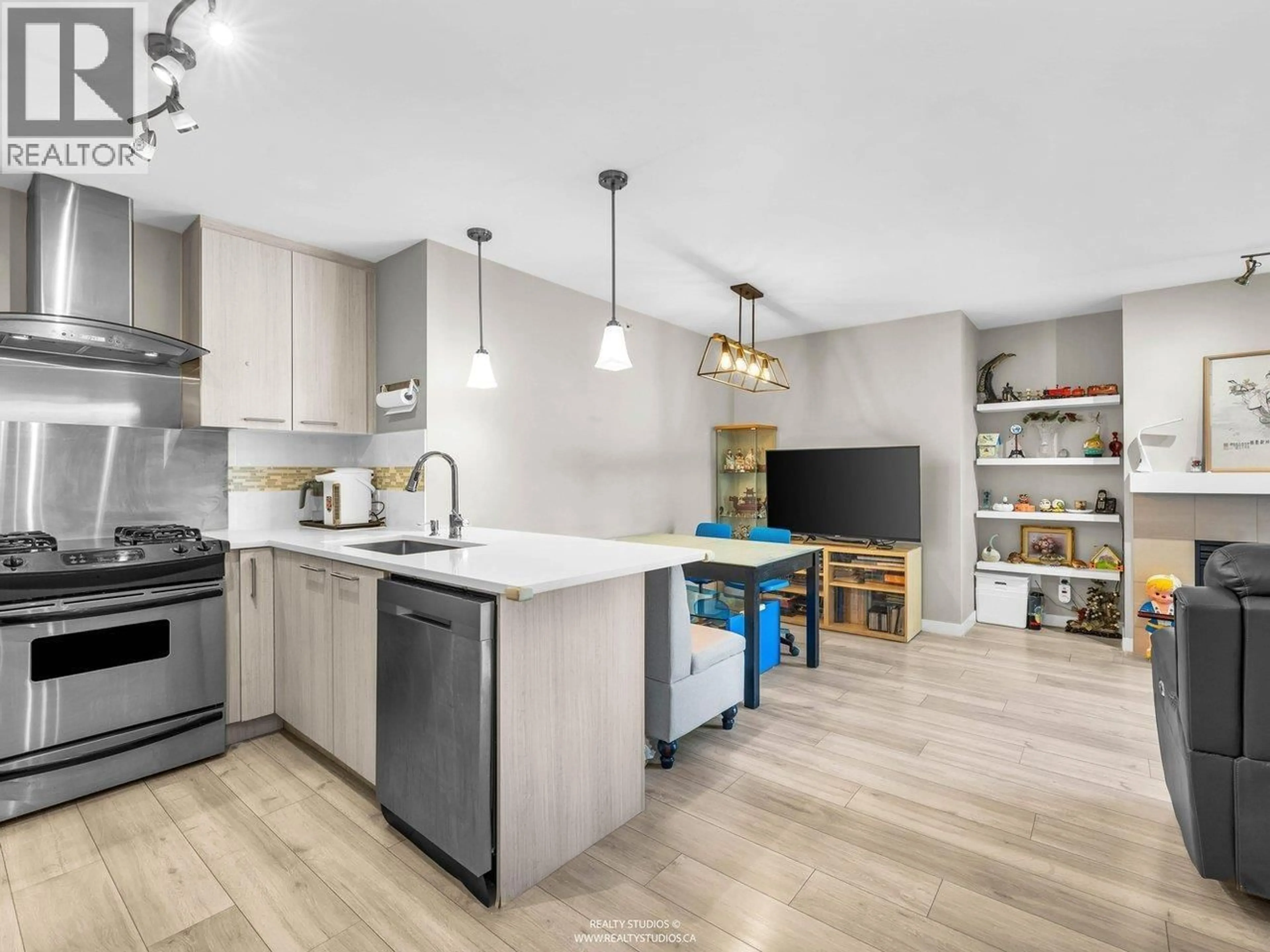 Open concept kitchen, unknown for 219 - 8480 GRANVILLE AVENUE, Richmond British Columbia V6Y4E8