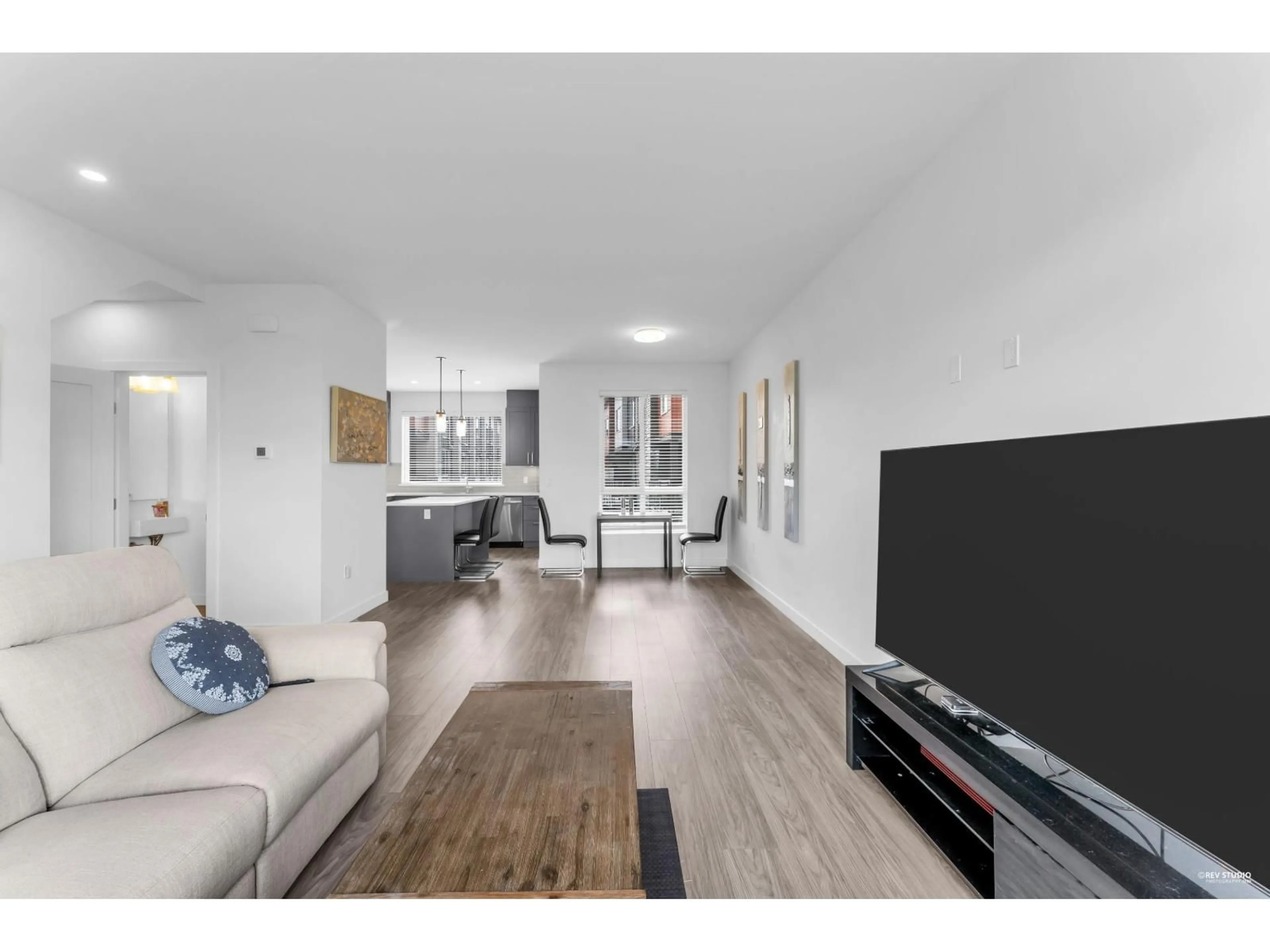 Living room with furniture, unknown for 13 - 18887 72A AVENUE, Surrey British Columbia V4N6W4