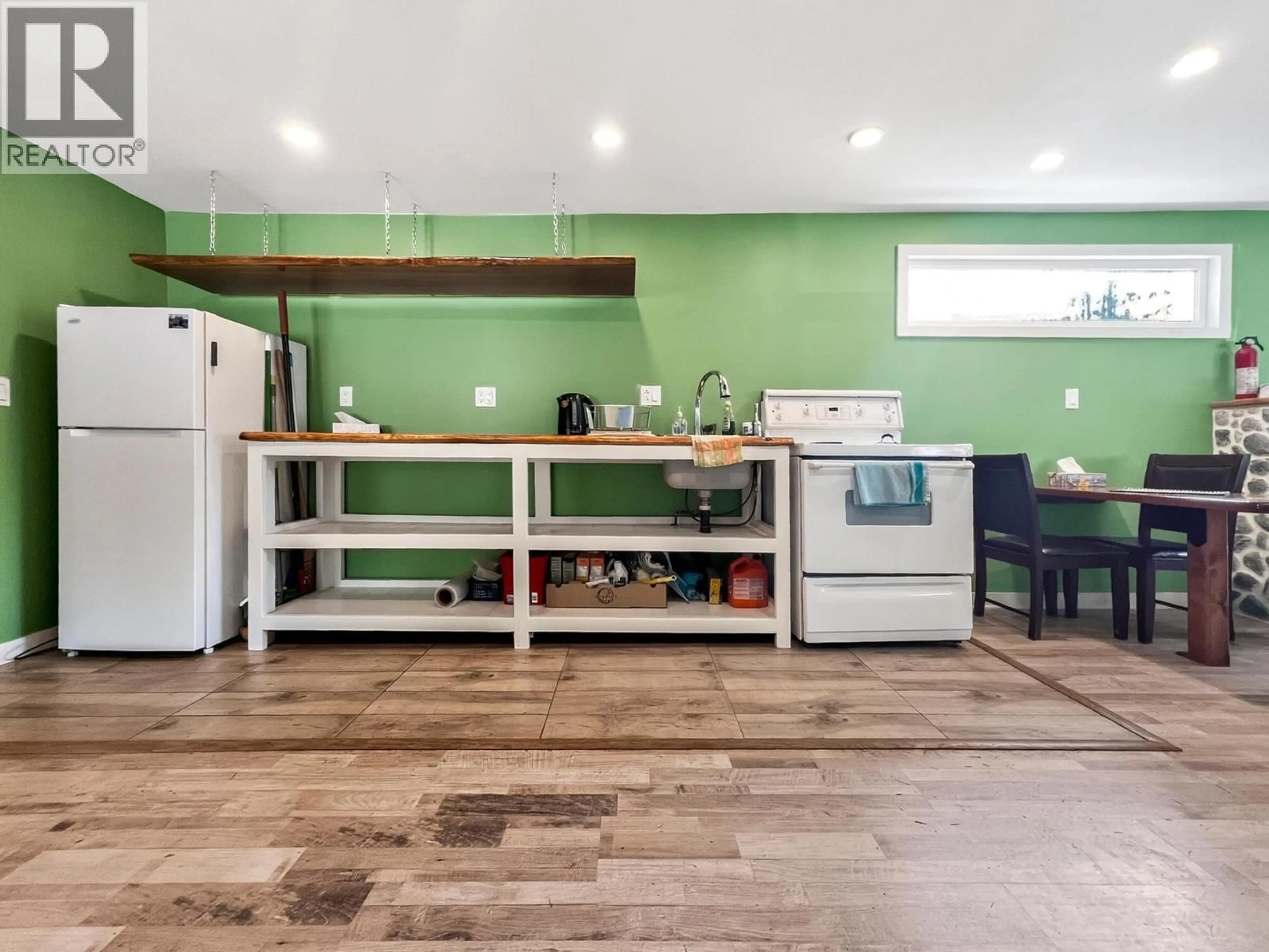Open concept kitchen, unknown for 39 - 40157 GOVERNMENT ROAD, Squamish British Columbia V0N1T0