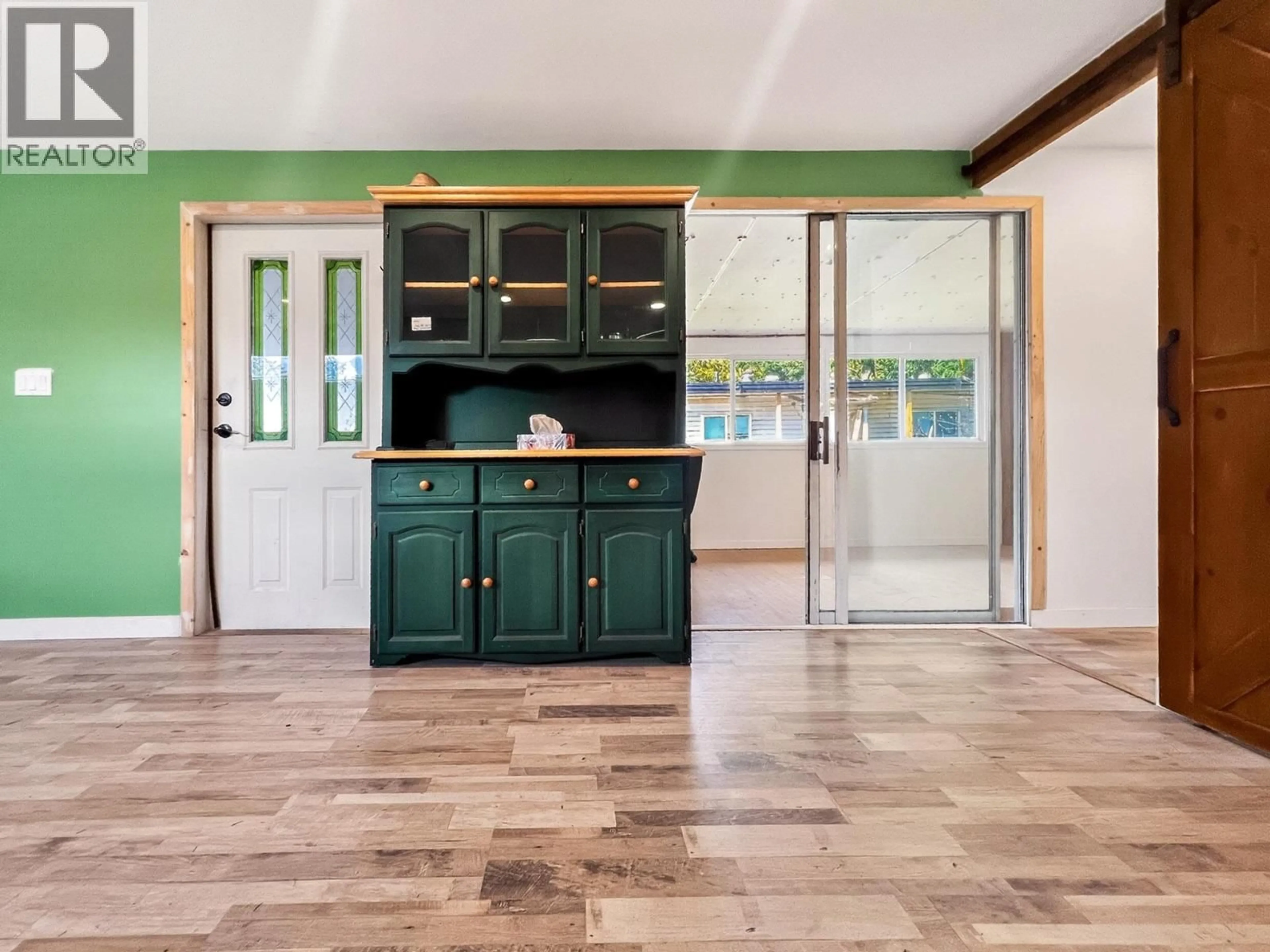 Open concept kitchen, ceramic/tile floor for 39 - 40157 GOVERNMENT ROAD, Squamish British Columbia V0N1T0