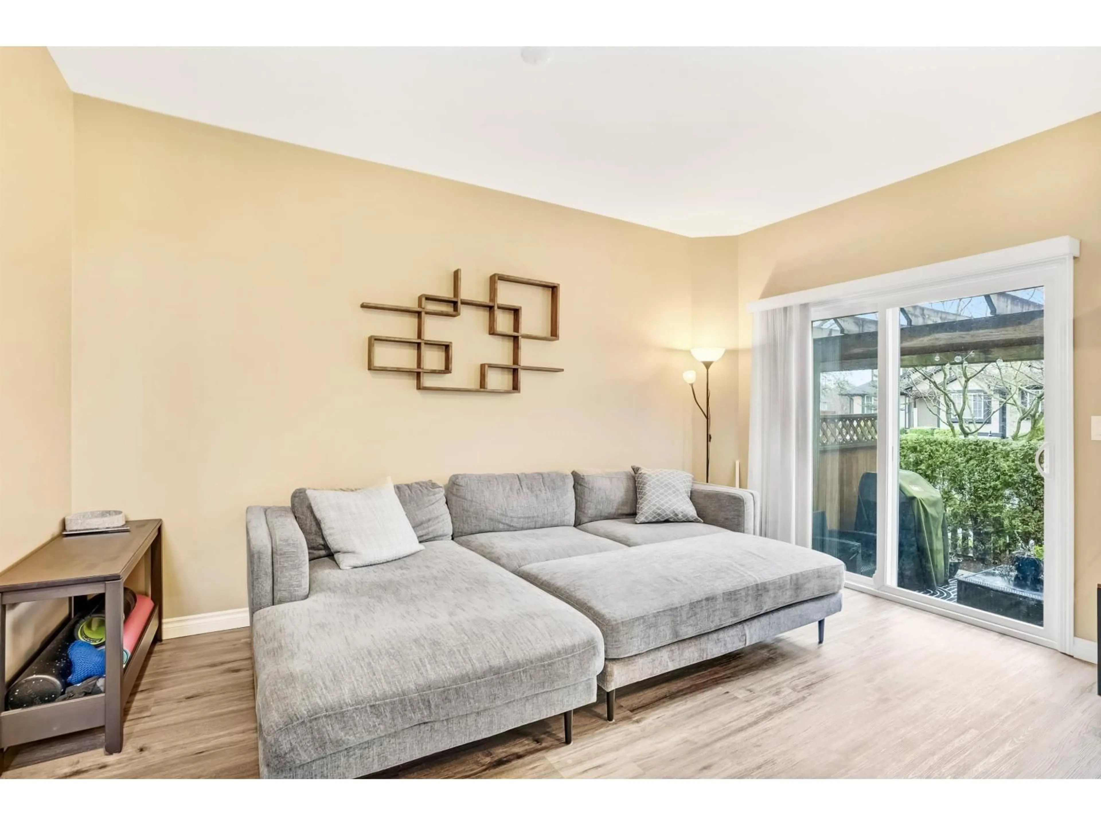 Living room with furniture, unknown for 5 - 6588 188 STREET, Surrey British Columbia V3S1Z6