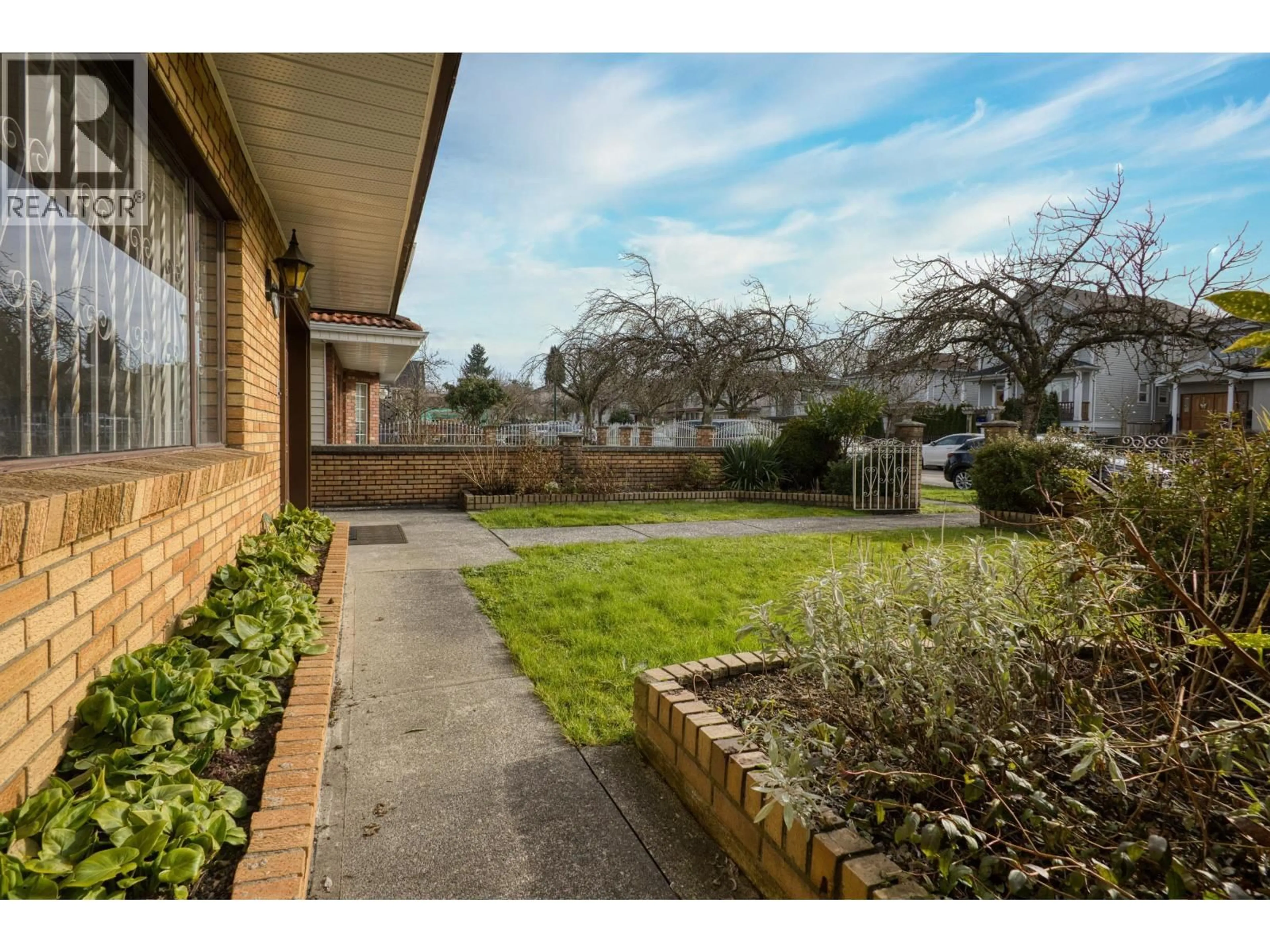 A pic from outside/outdoor area/front of a property/back of a property/a pic from drone, street for 2225 35TH AVENUE, Vancouver British Columbia V5P1C1