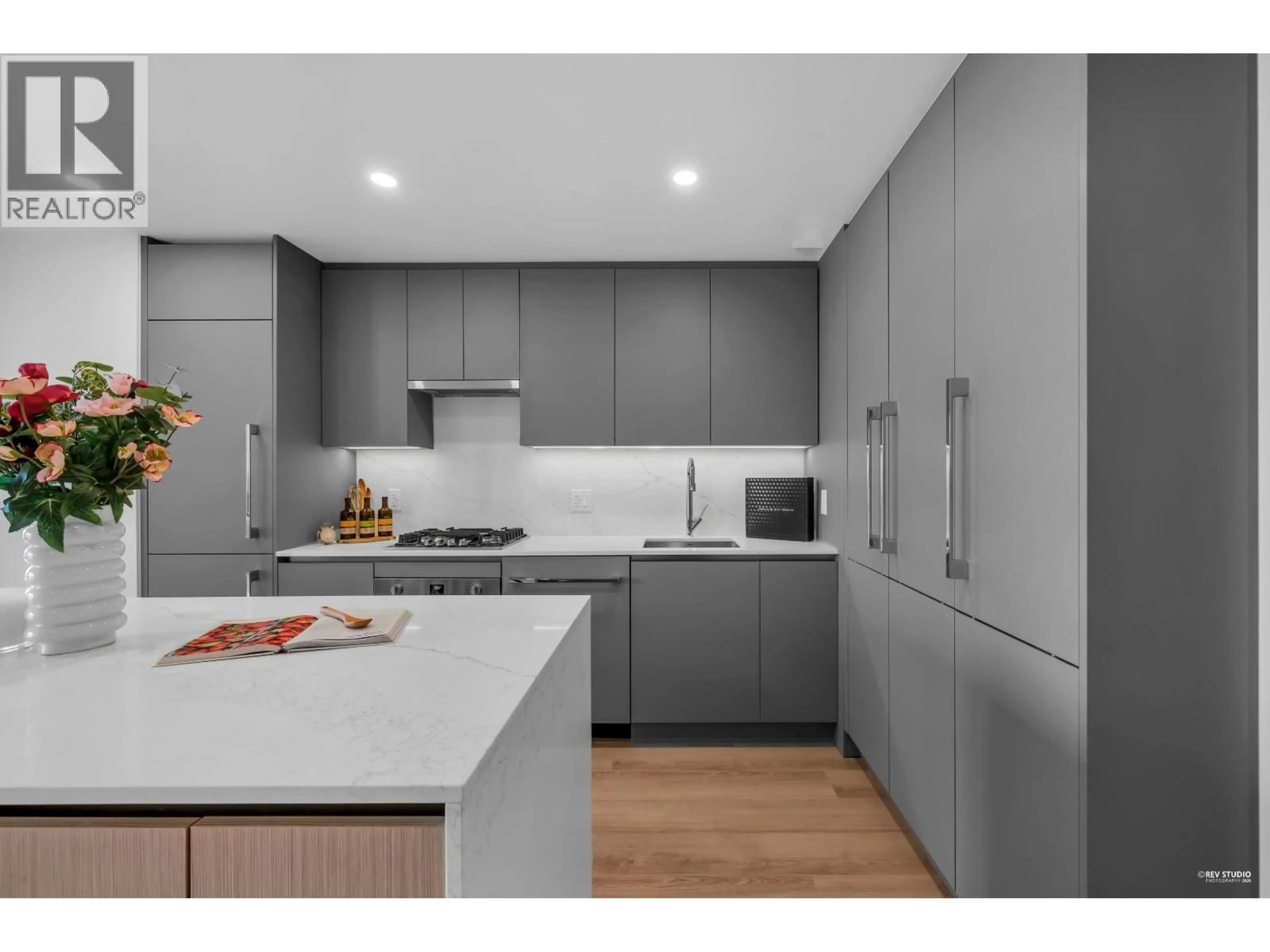 Unknown for 801 - 5593 NO. 3 ROAD, Richmond British Columbia V6X0X6