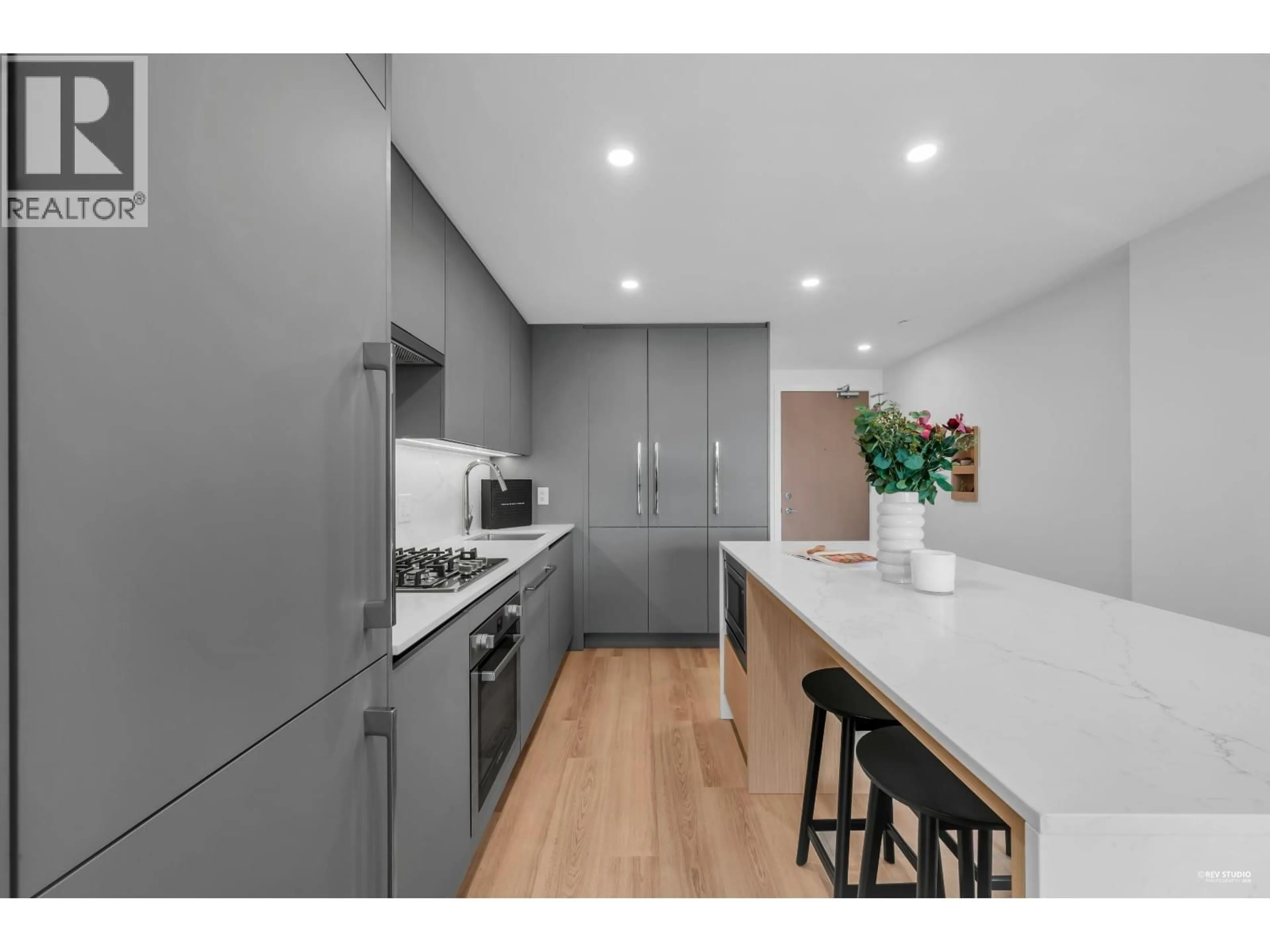 Unknown for 801 - 5593 NO. 3 ROAD, Richmond British Columbia V6X0X6