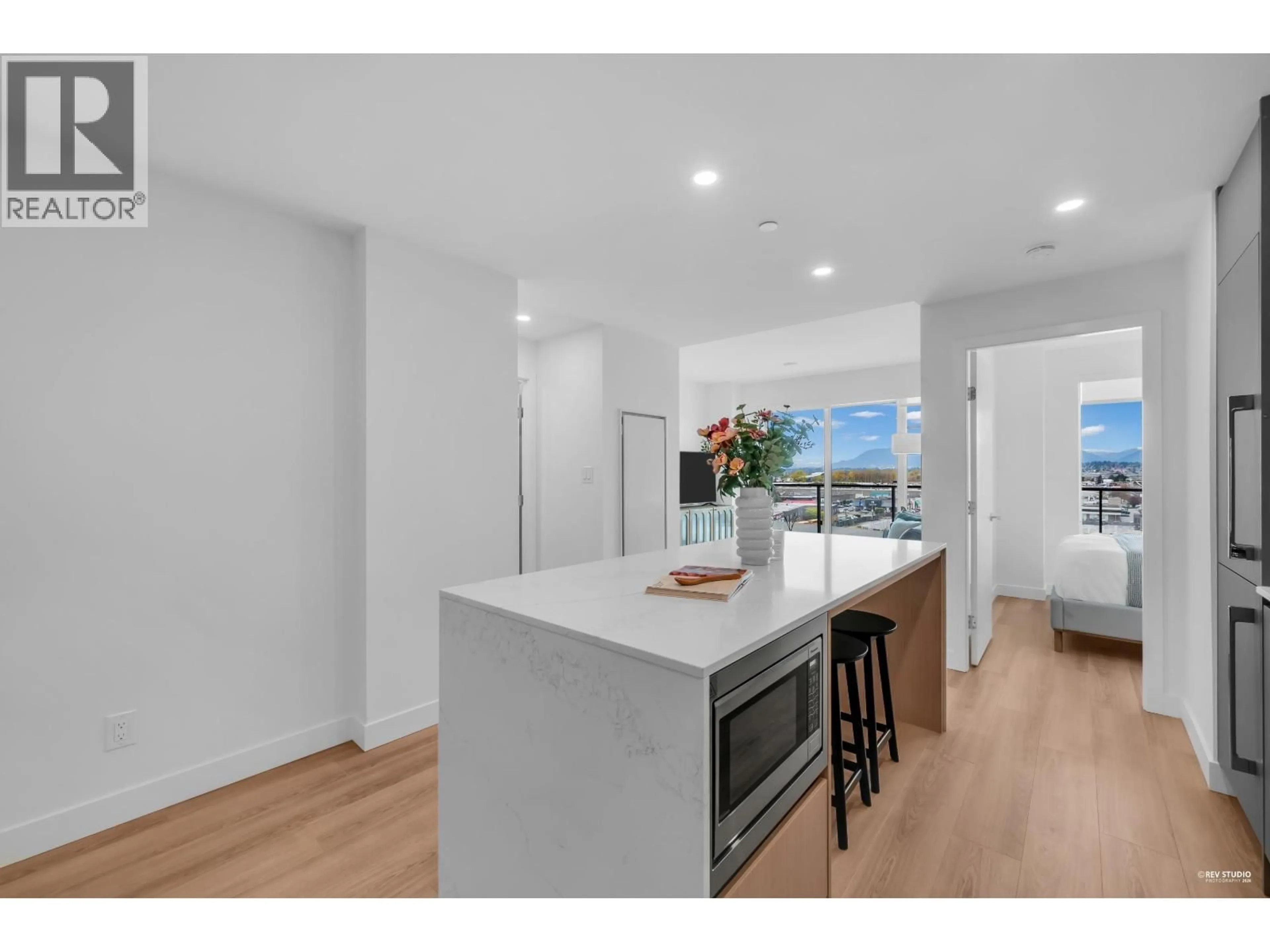 Open concept kitchen, unknown for 801 - 5593 NO. 3 ROAD, Richmond British Columbia V6X0X6