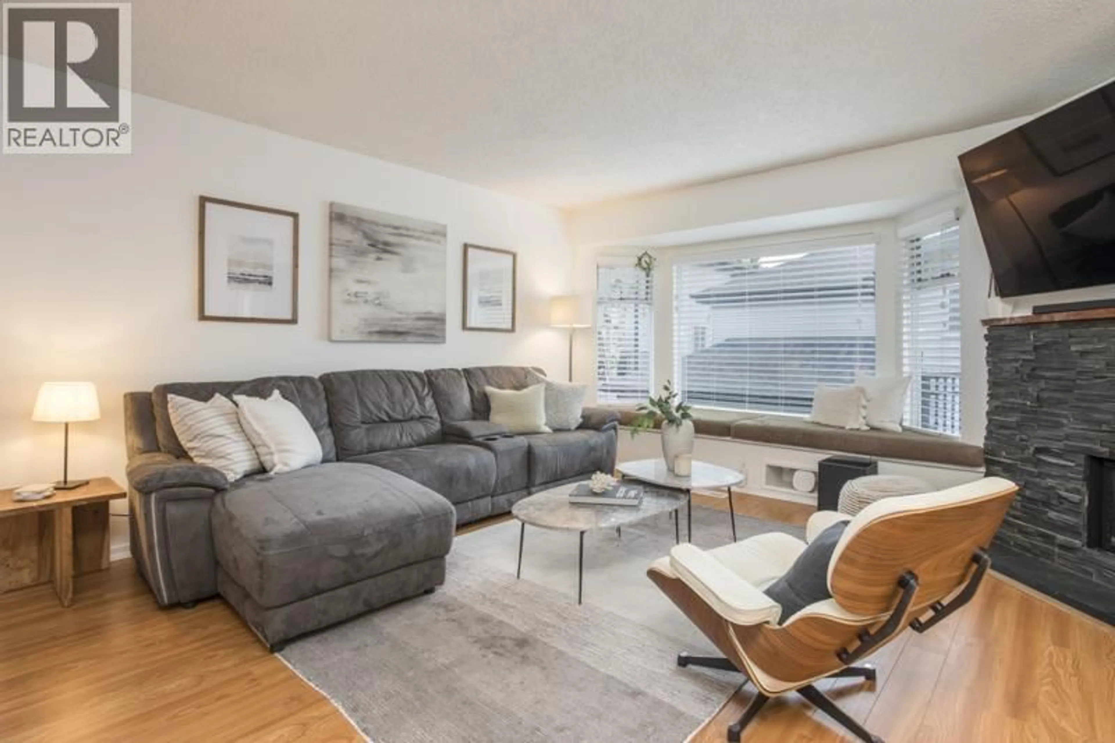 Living room with furniture, unknown for 27 - 1195 FALCON DRIVE, Coquitlam British Columbia V3E2H1