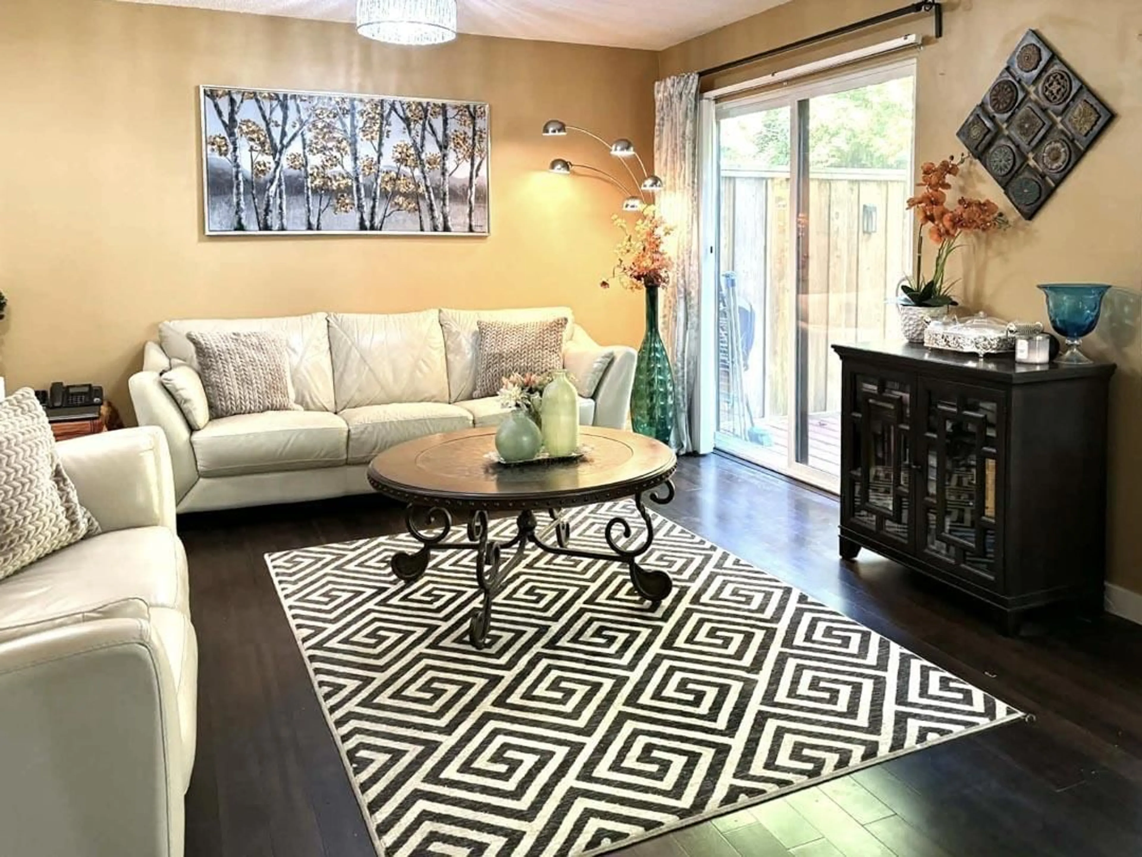 Living room with furniture, unknown for 125 - 13880 74 AVENUE, Surrey British Columbia V3W7E6