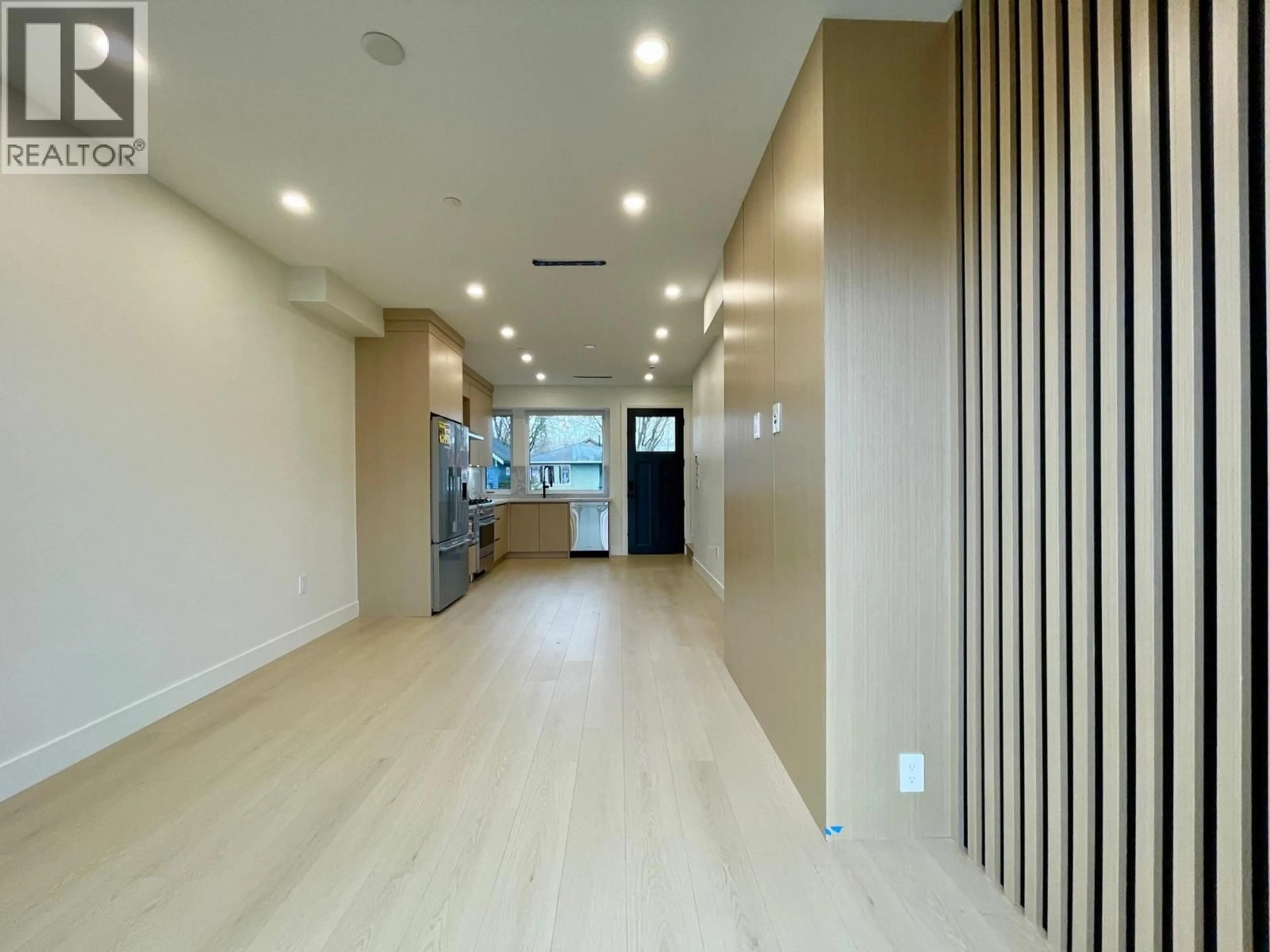 Indoor foyer for 162 43RD AVENUE, Vancouver British Columbia V5W1S9