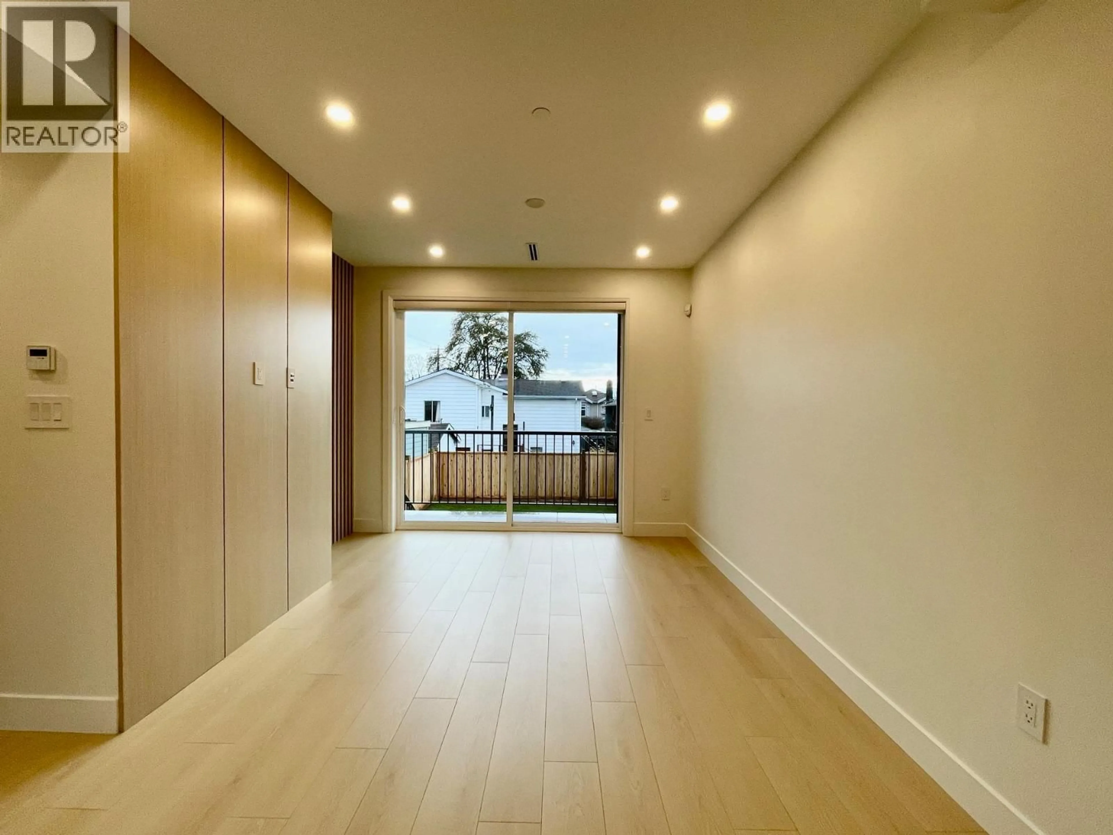 Indoor foyer for 162 43RD AVENUE, Vancouver British Columbia V5W1S9