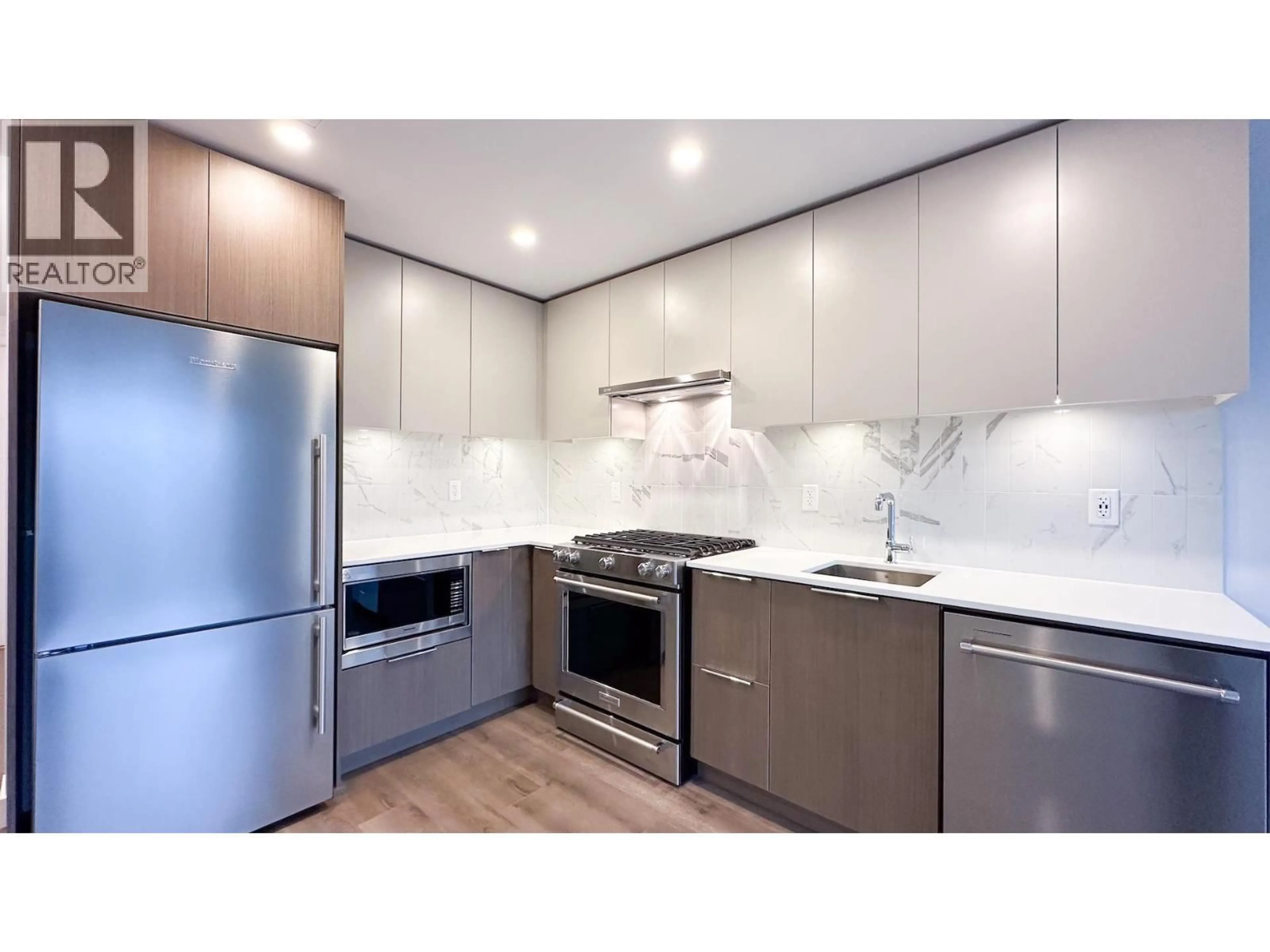 Unknown for 309 - 645 COMO LAKE AVENUE, Coquitlam British Columbia V3J0P1