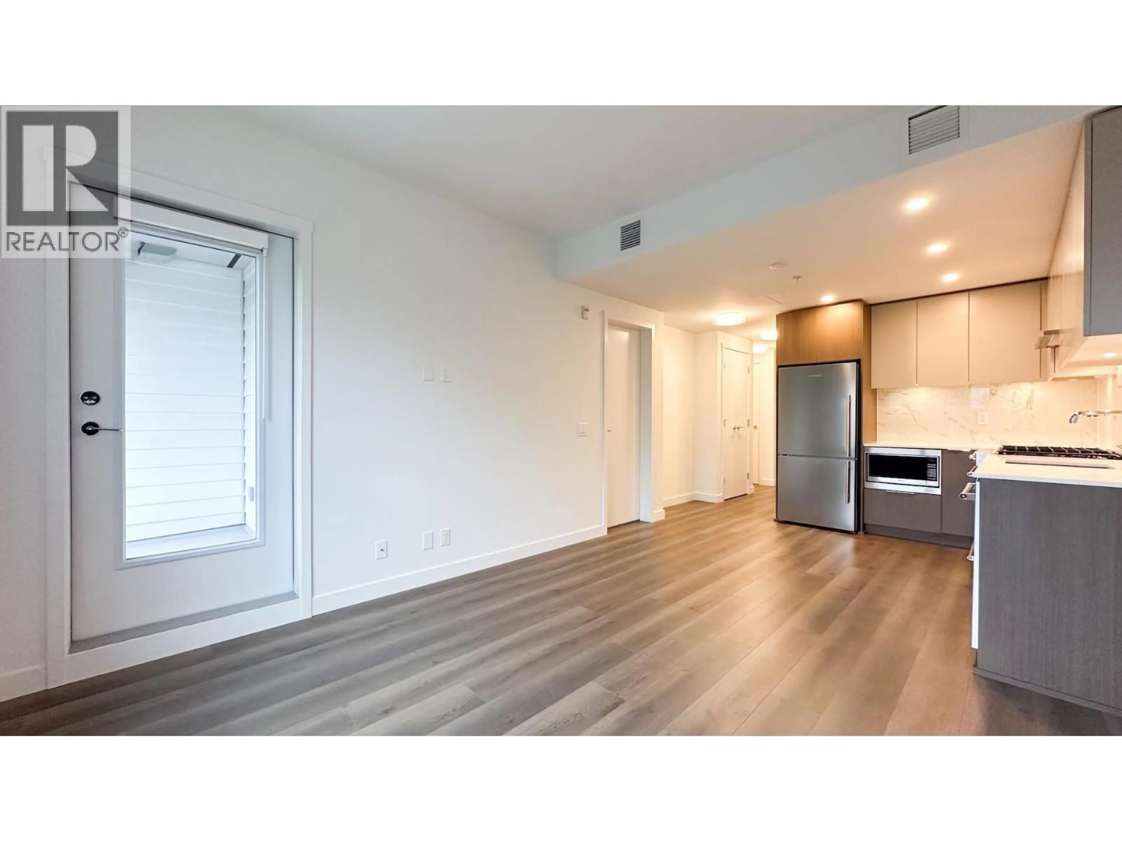 A pic of a room for 309 - 645 COMO LAKE AVENUE, Coquitlam British Columbia V3J0P1