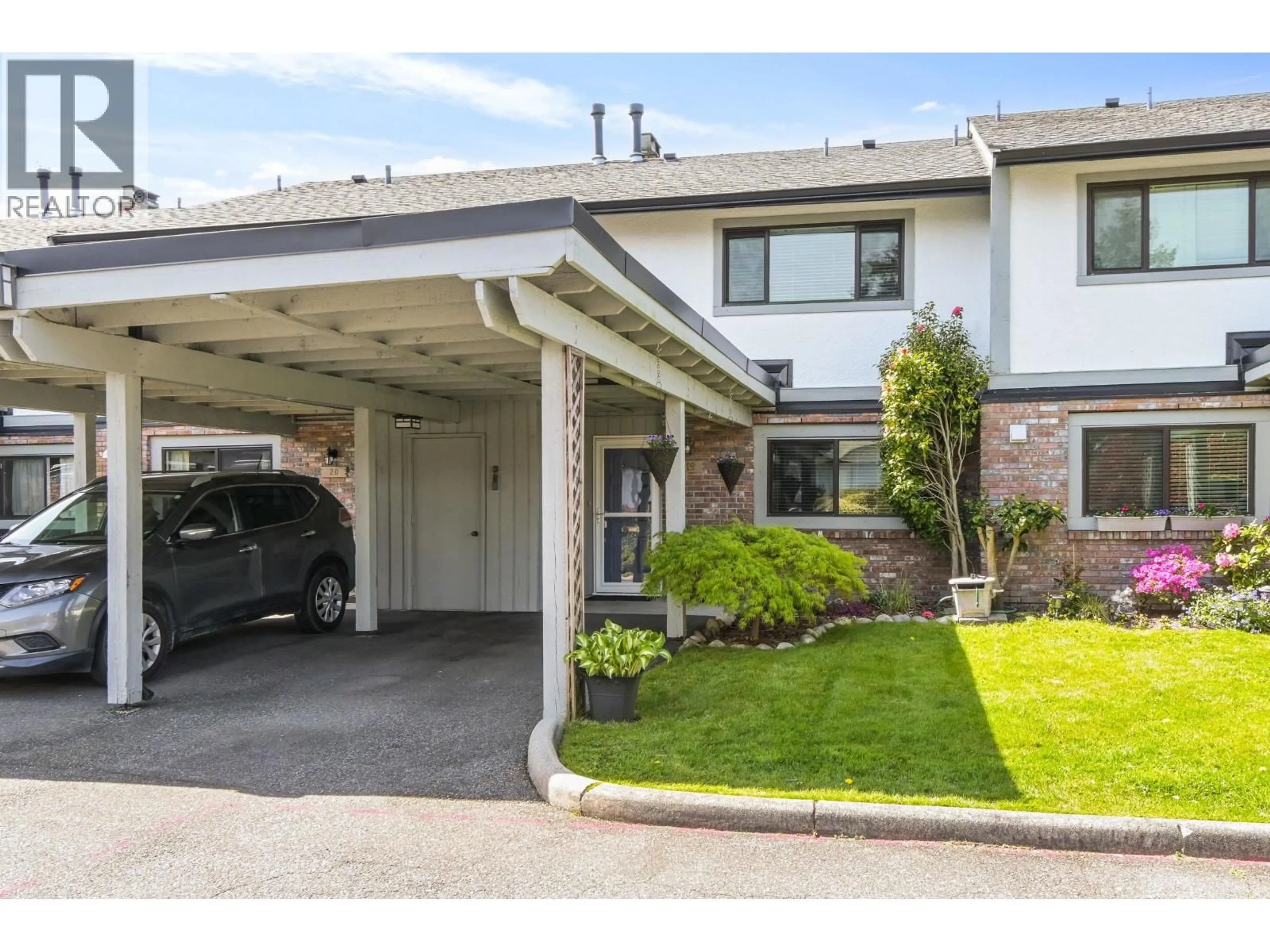 Home with vinyl exterior material, street for 19 - 11451 KINGFISHER DRIVE, Richmond British Columbia V7E3N5